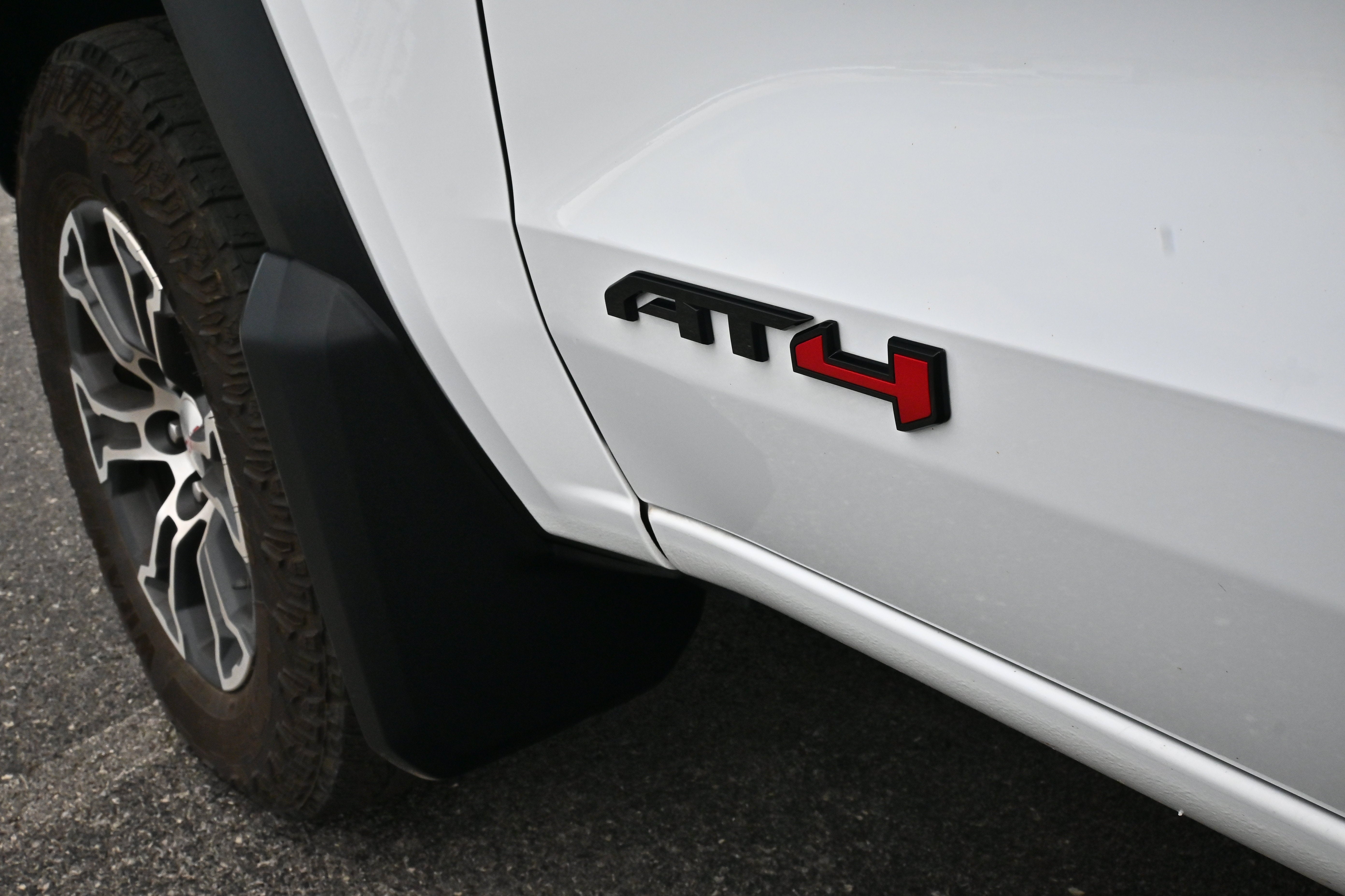 2025 GMC Canyon 4WD AT4