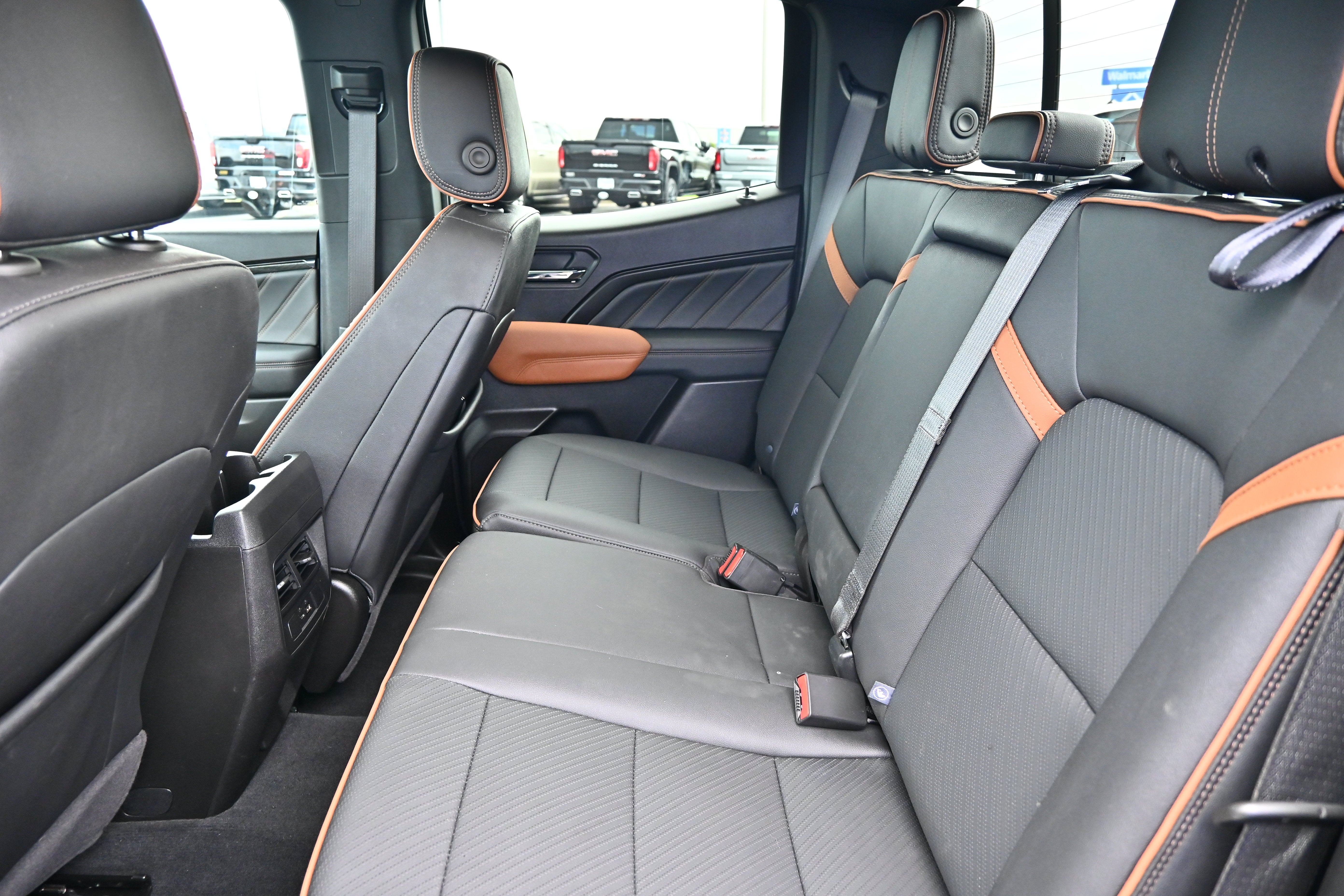 2025 GMC Canyon 4WD AT4