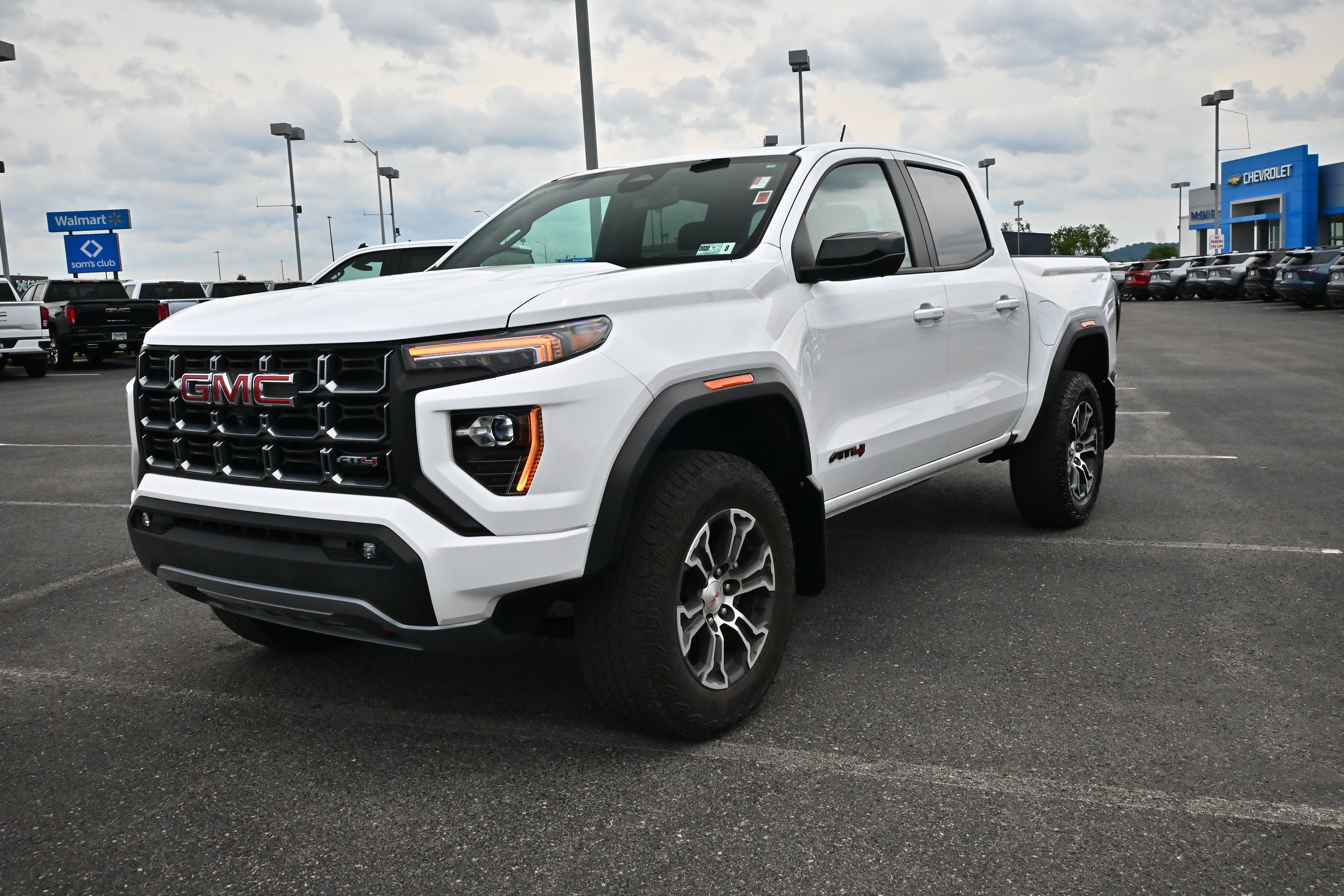 2025 GMC Canyon 4WD AT4