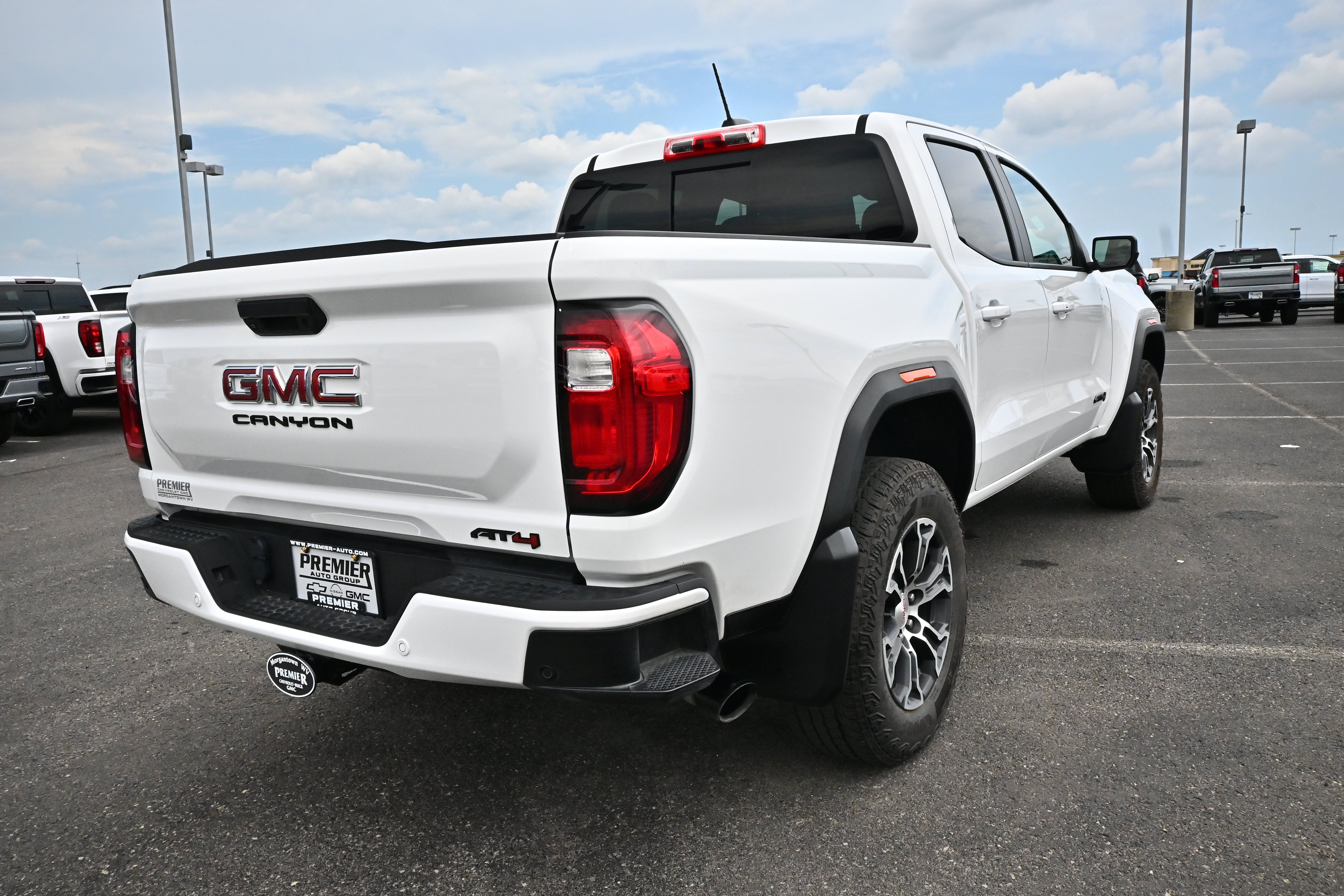2025 GMC Canyon 4WD AT4