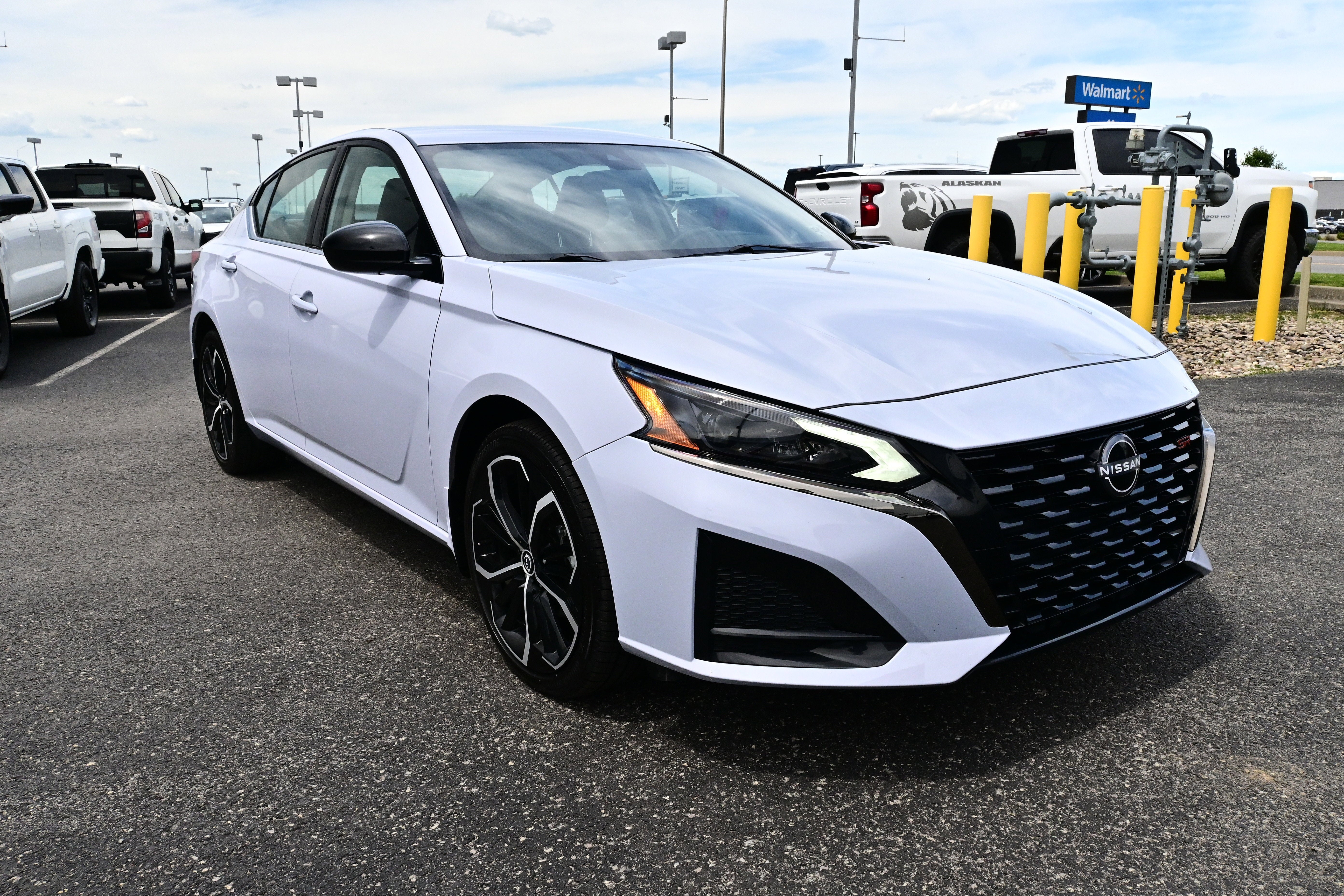 2025 Nissan Altima SR