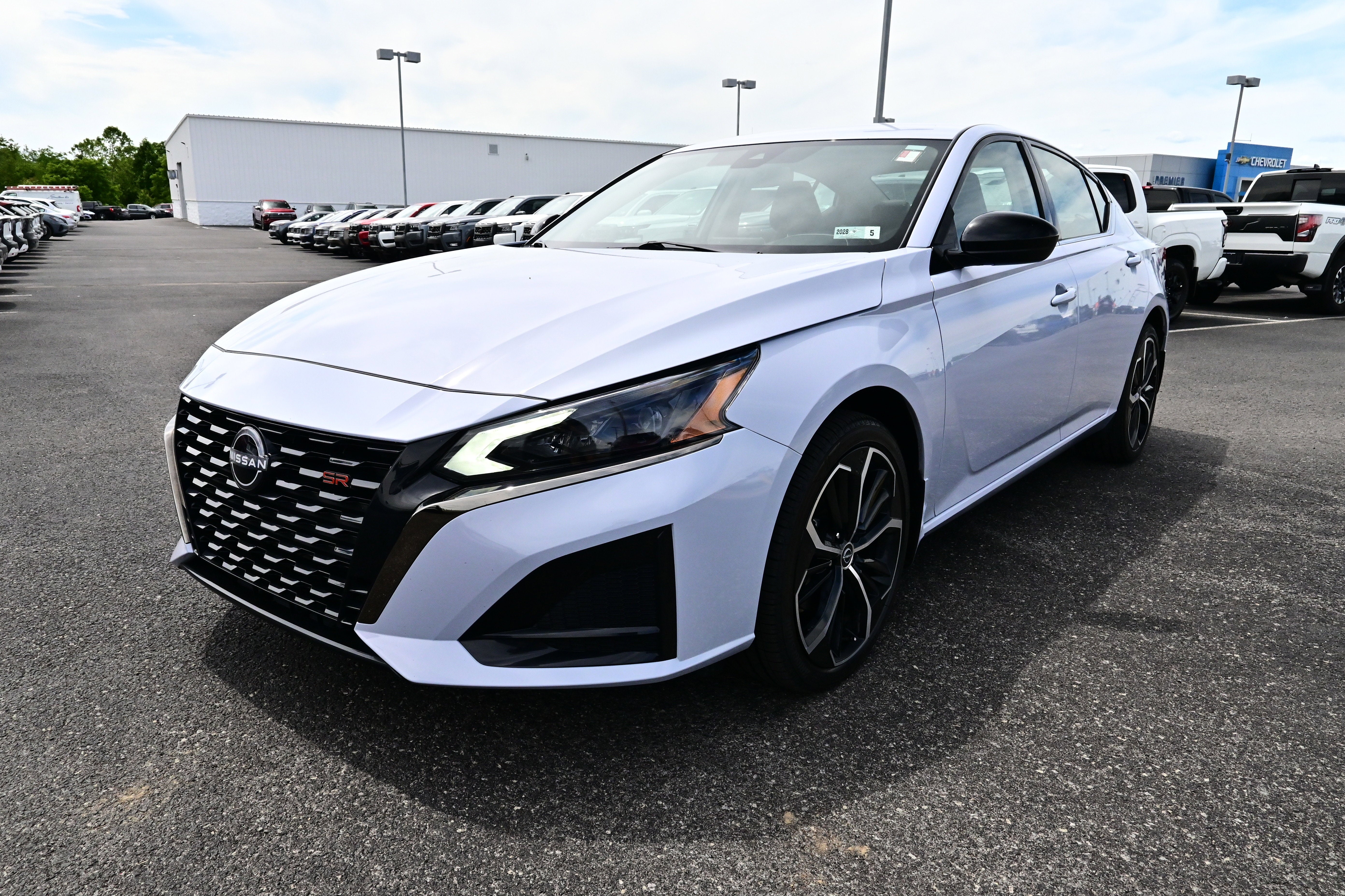 2025 Nissan Altima SR