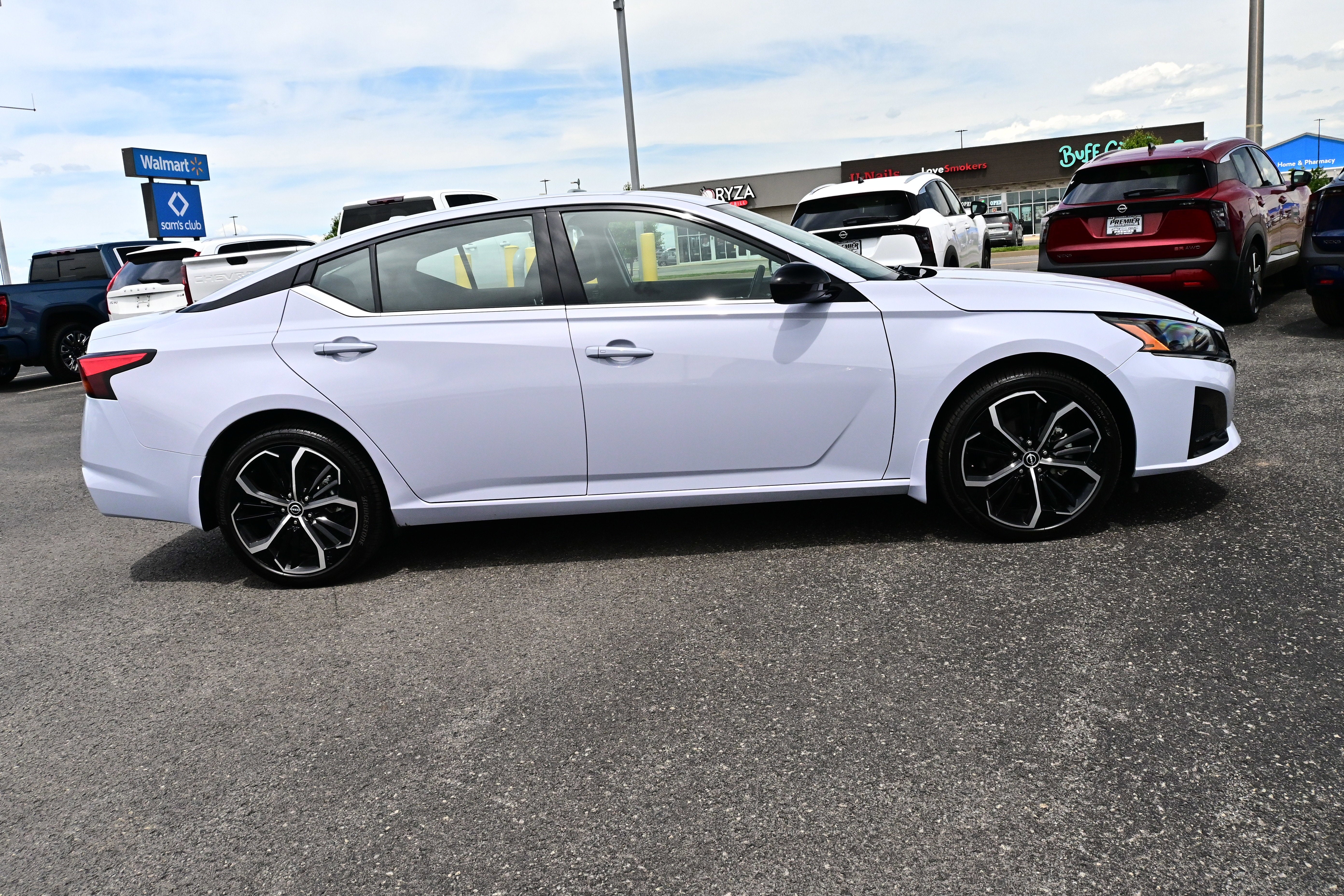 2025 Nissan Altima SR