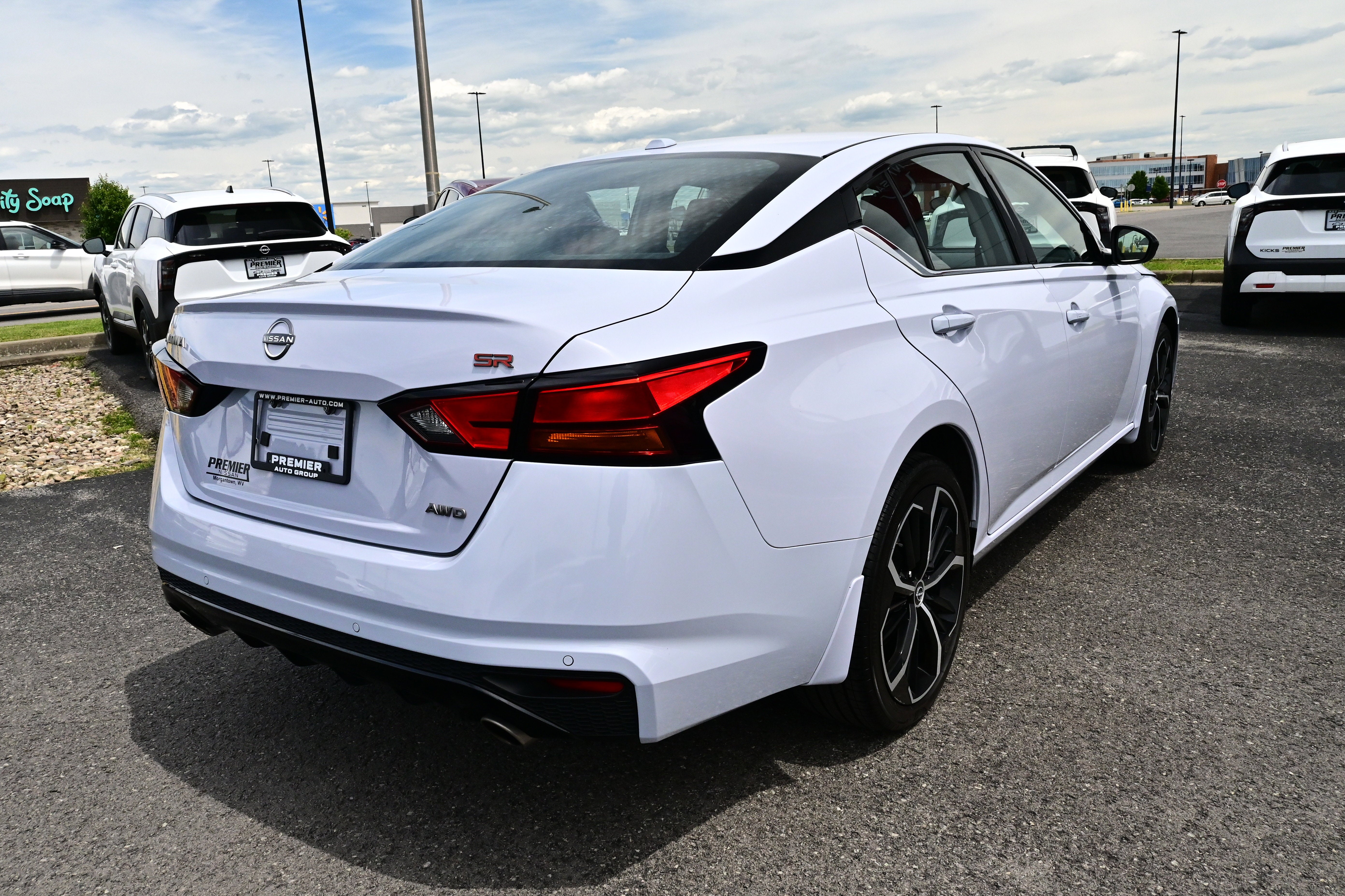 2025 Nissan Altima SR
