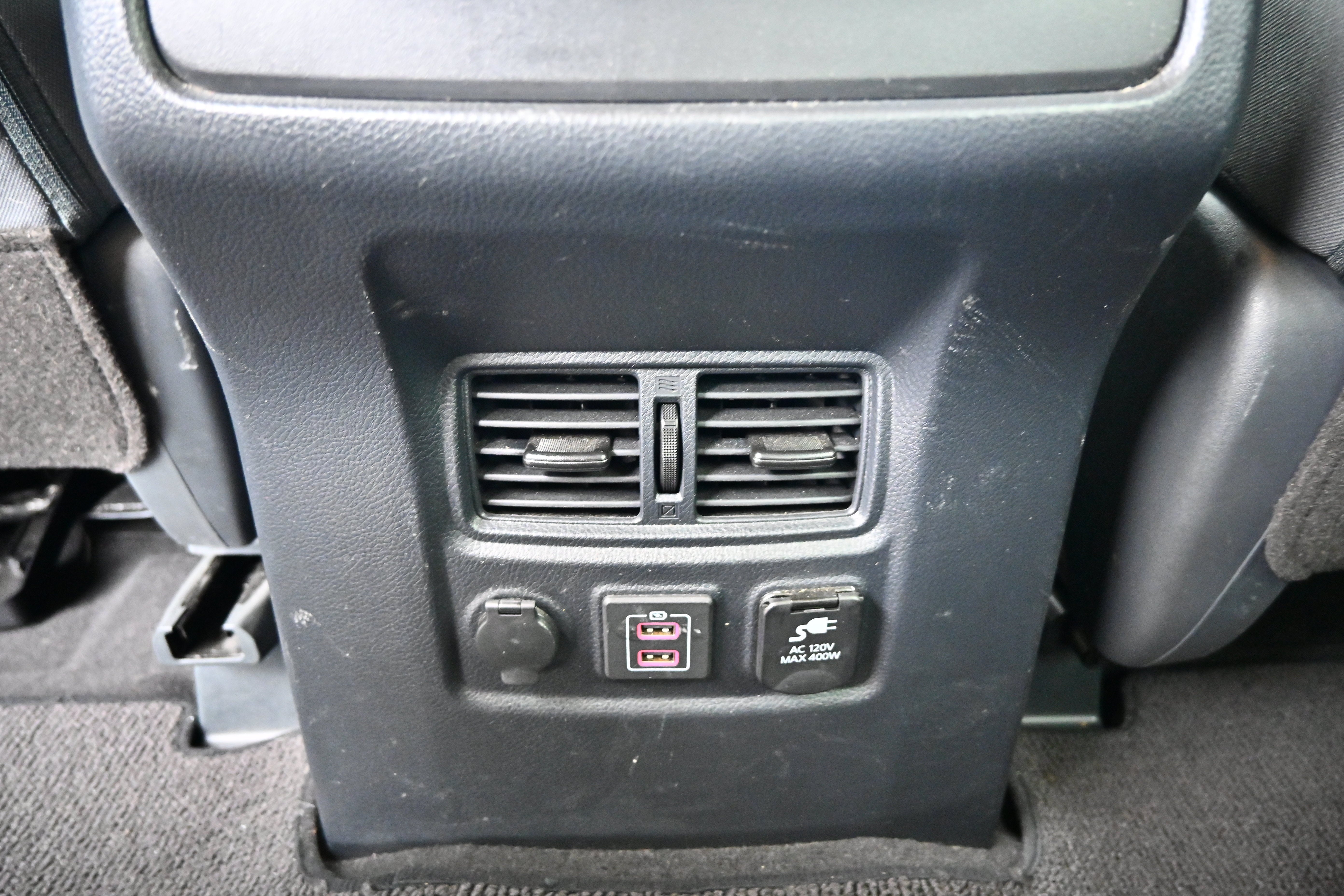 2024 Nissan Titan Crew Cab SV