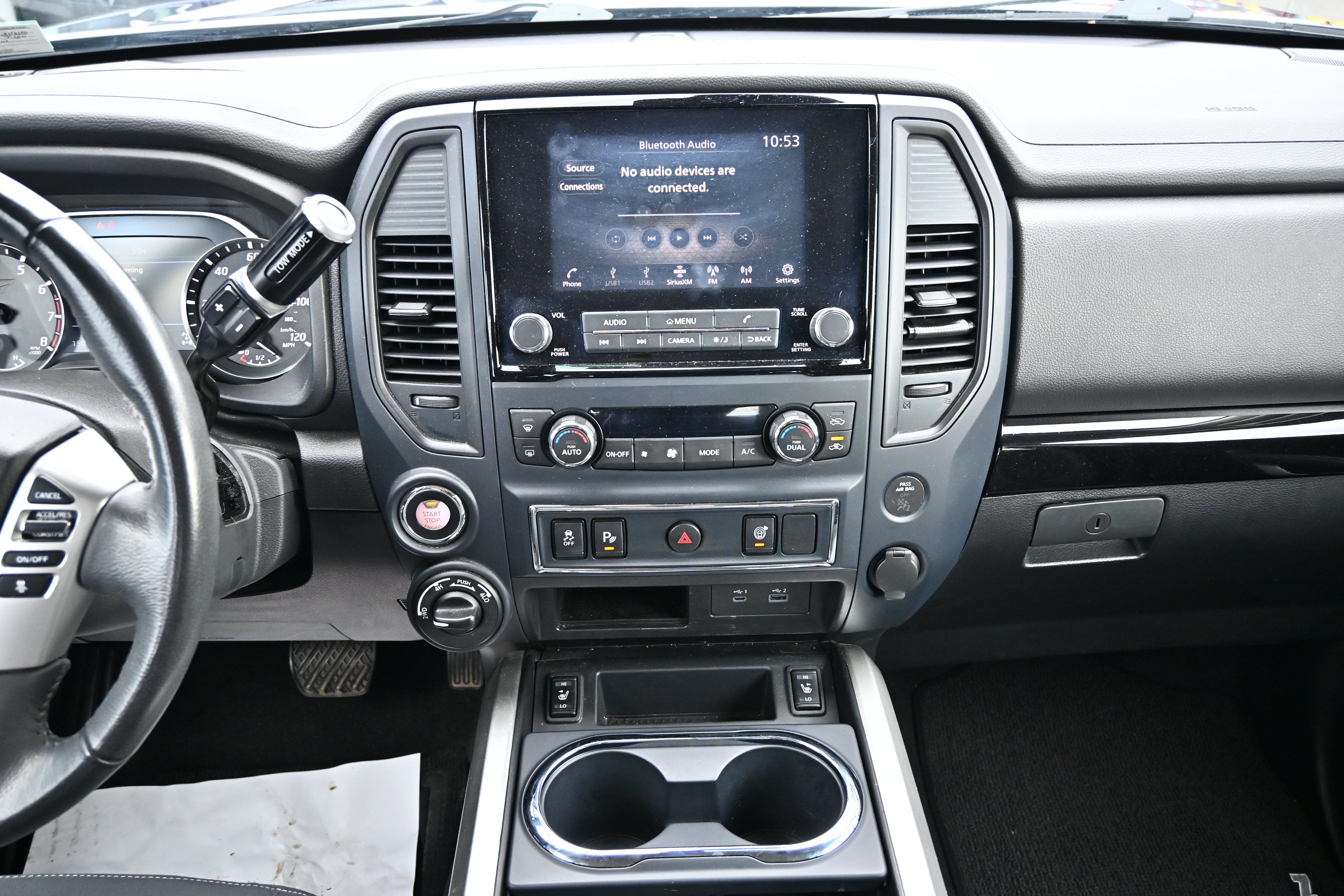 2024 Nissan Titan Crew Cab SV