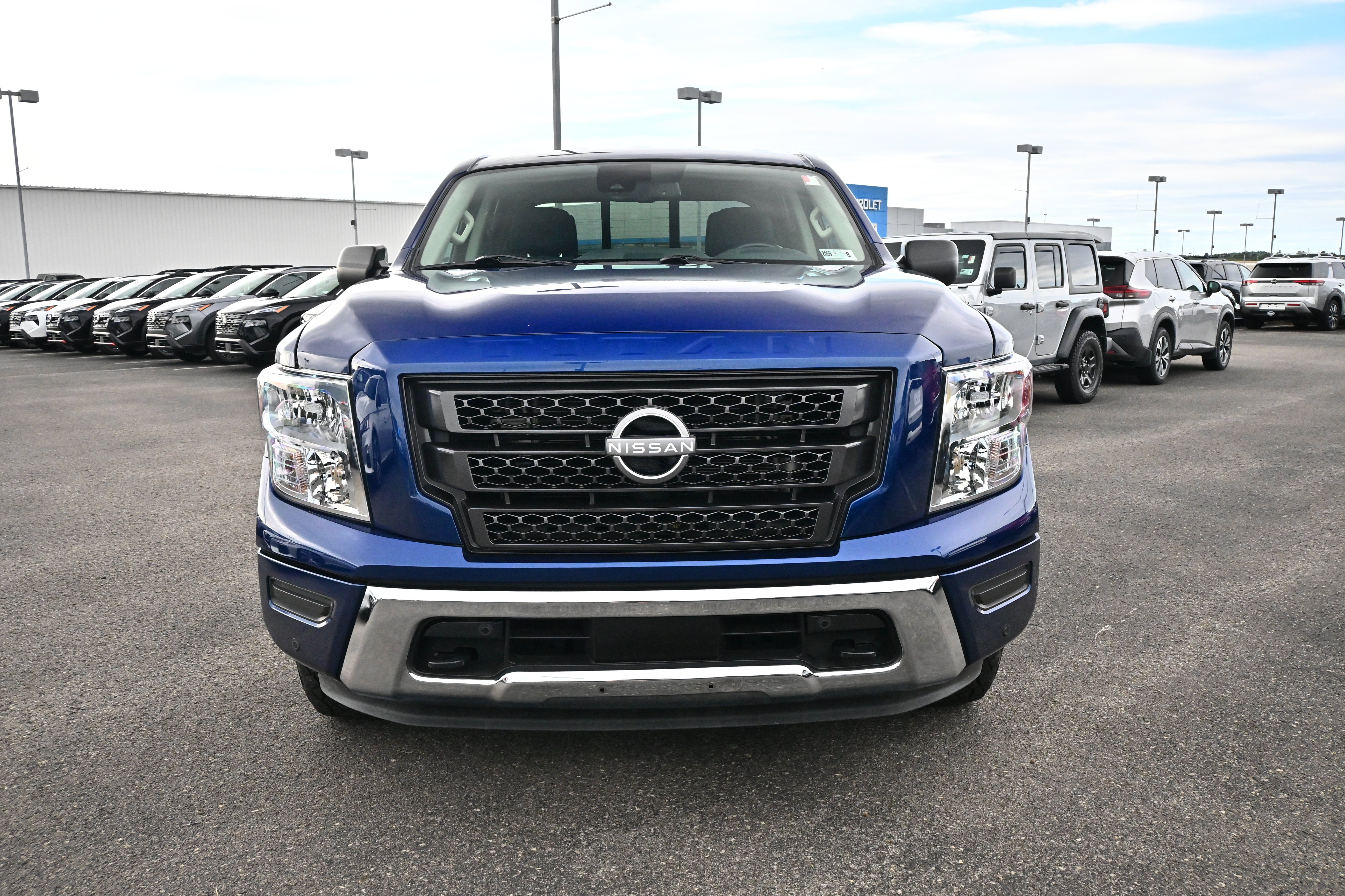2024 Nissan Titan Crew Cab SV