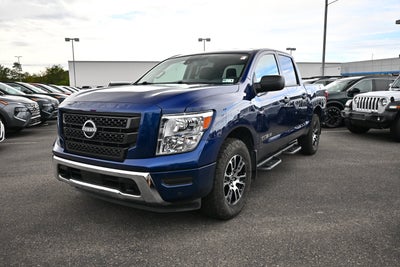 2024 Nissan Titan Crew Cab SV