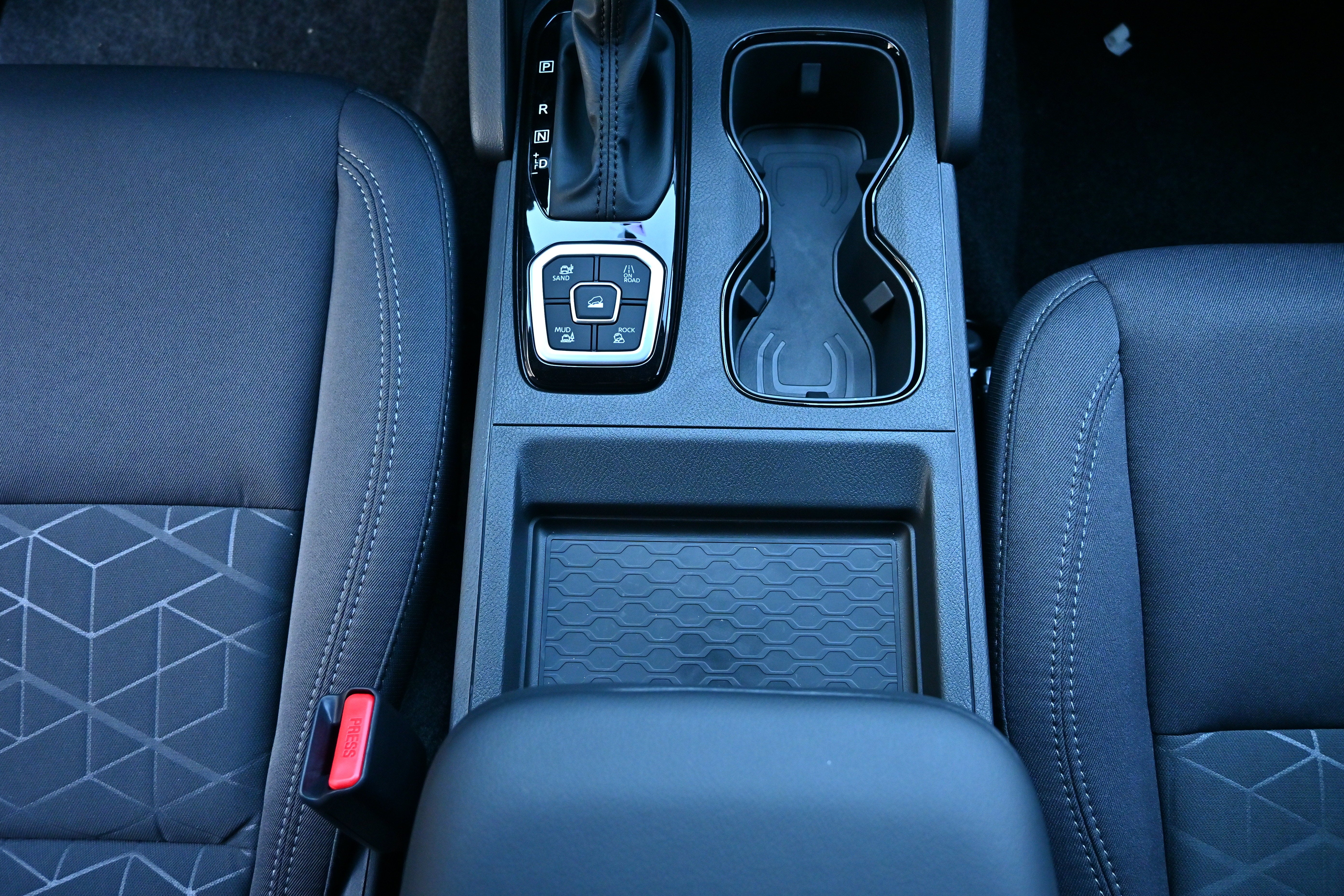 2027 Nissan Frontier Crew Cab SV