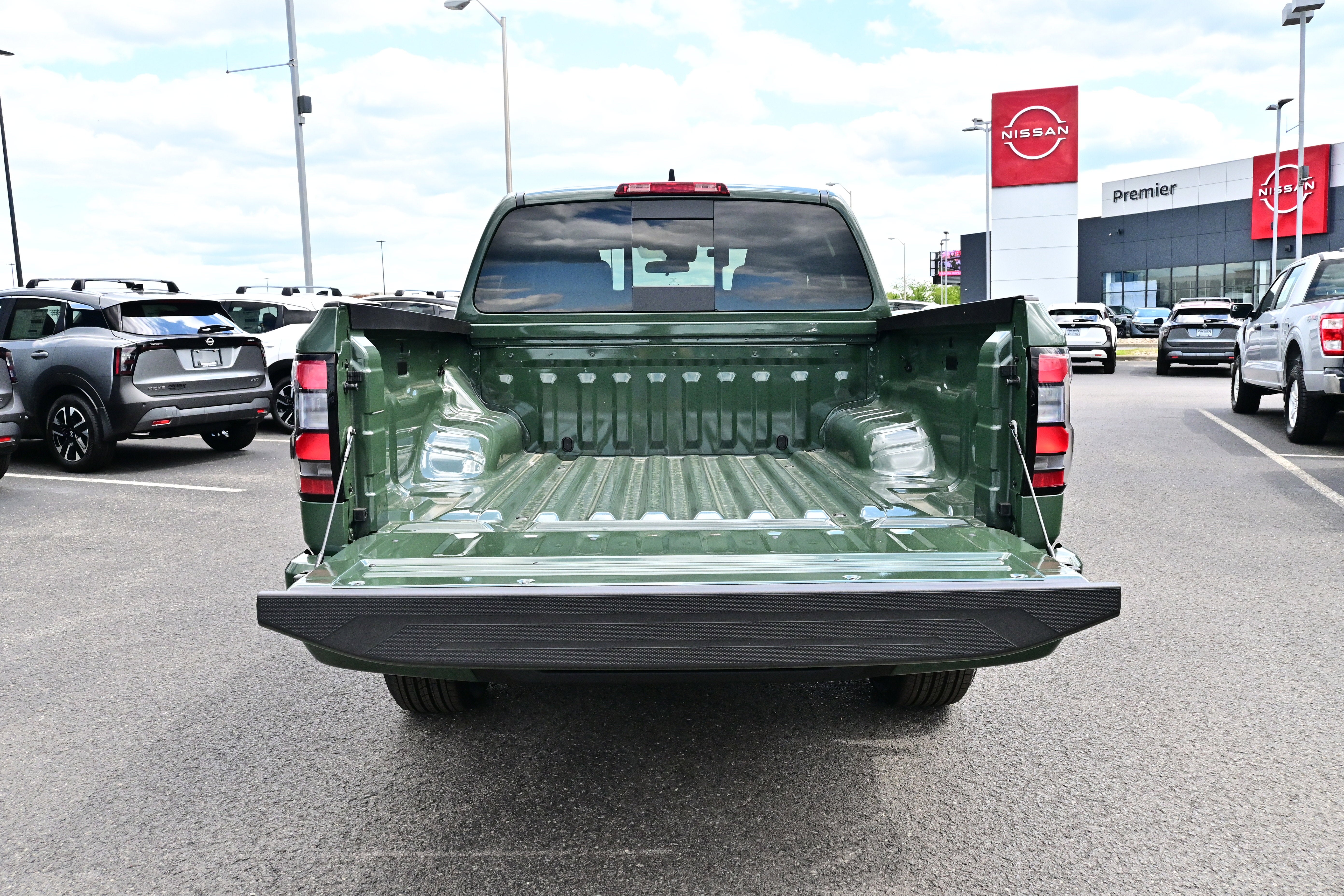2026 Nissan Frontier Crew Cab SV