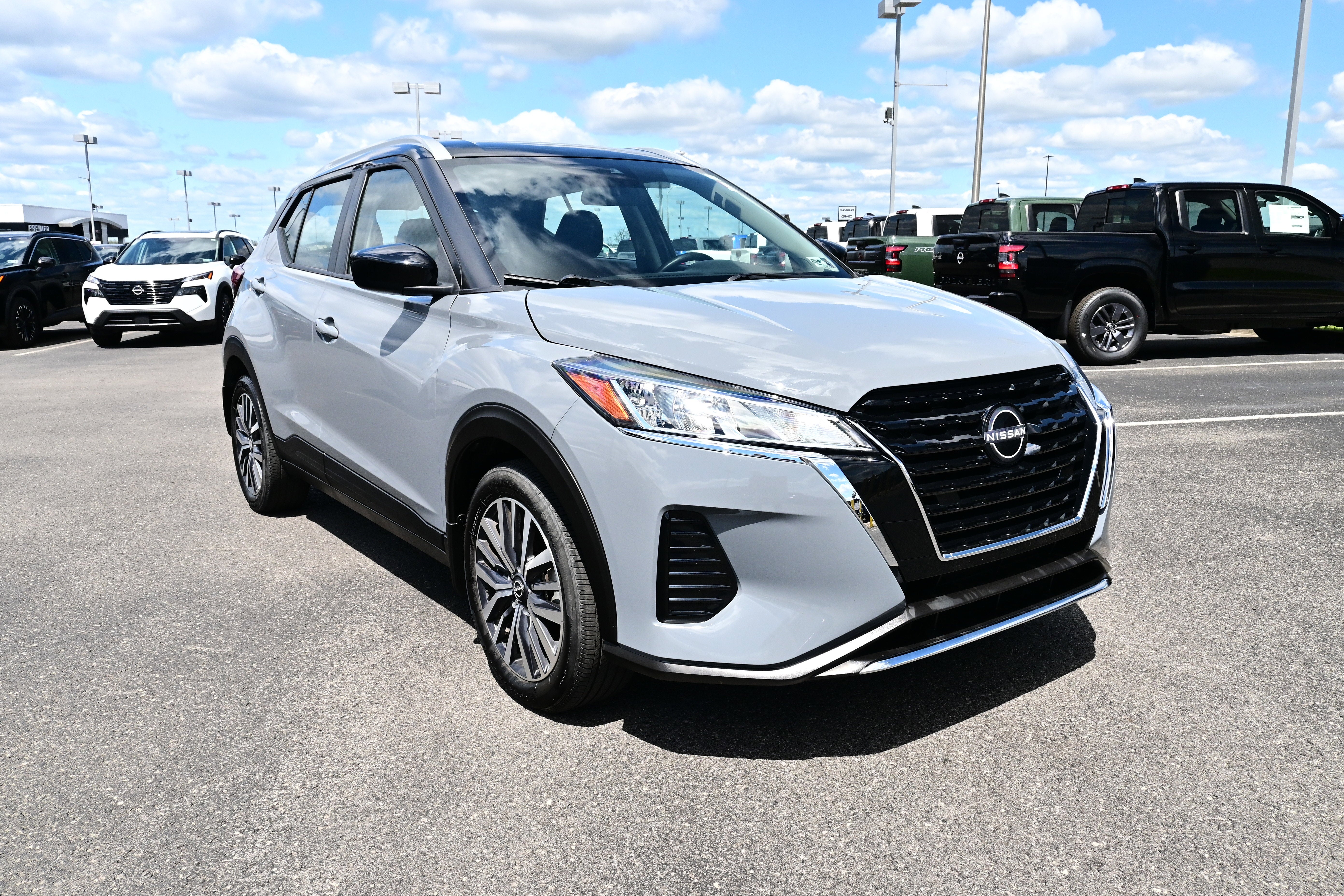 2023 Nissan Kicks SV