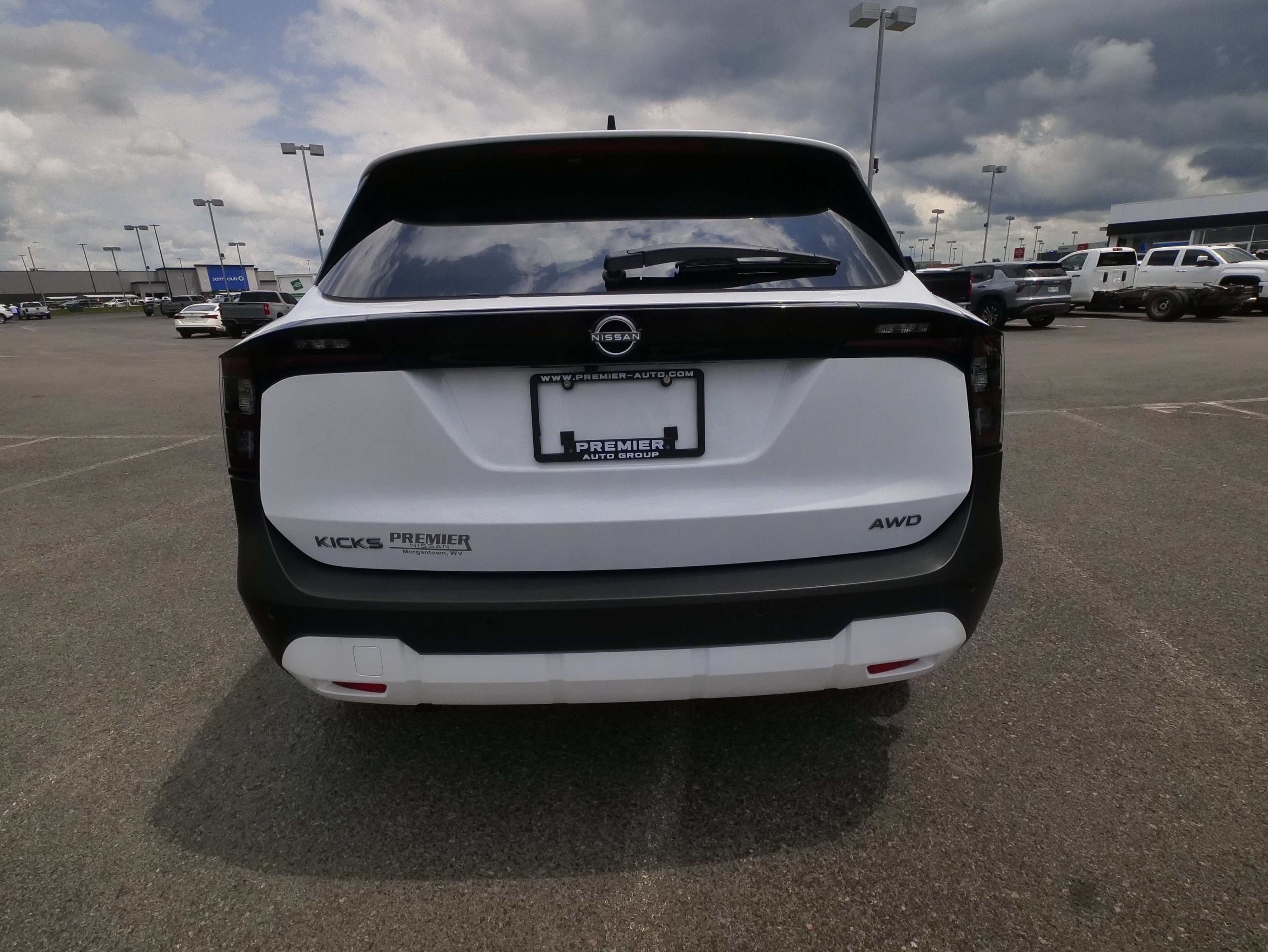 2026 Nissan Kicks SV