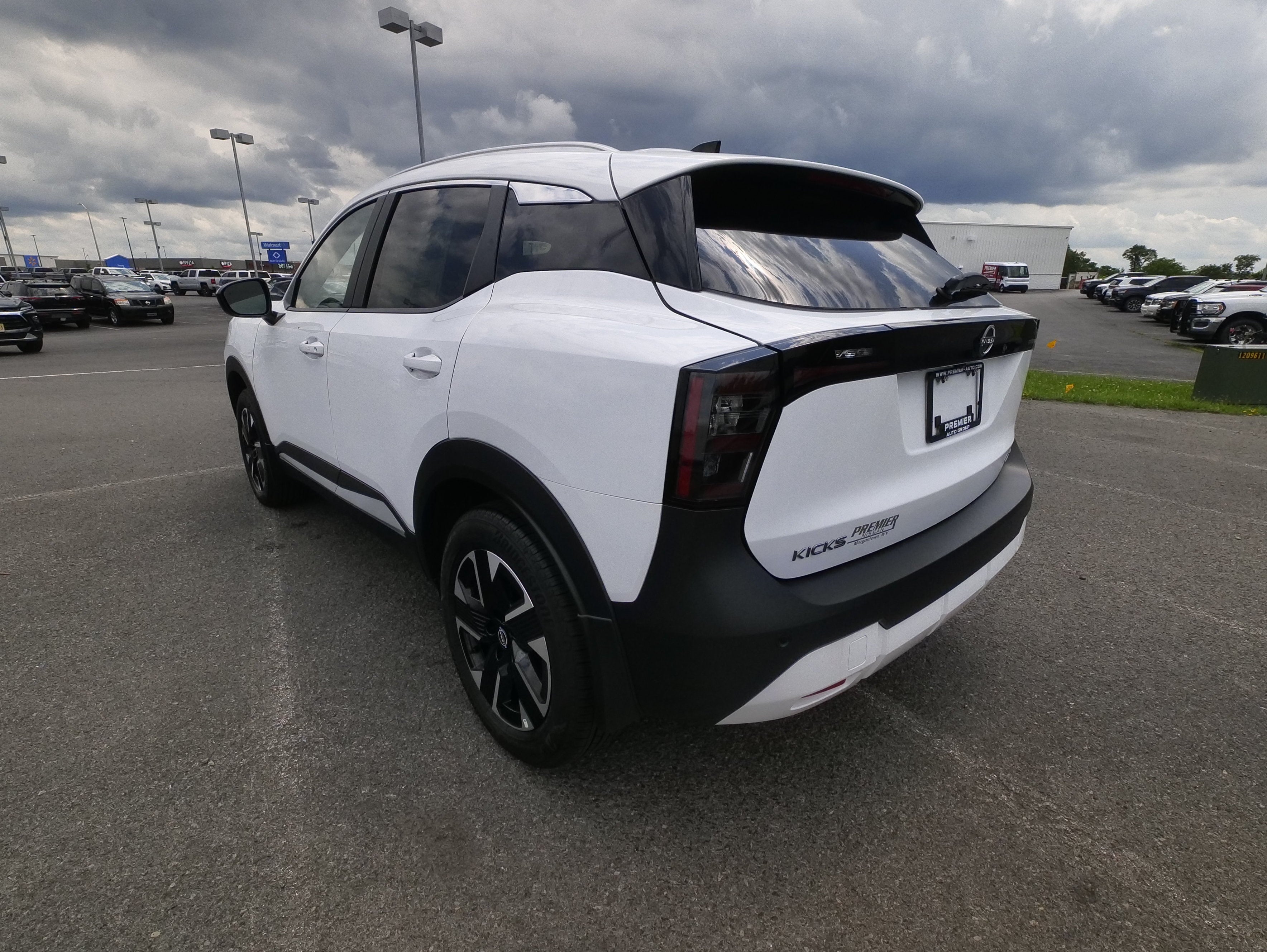 2026 Nissan Kicks SV