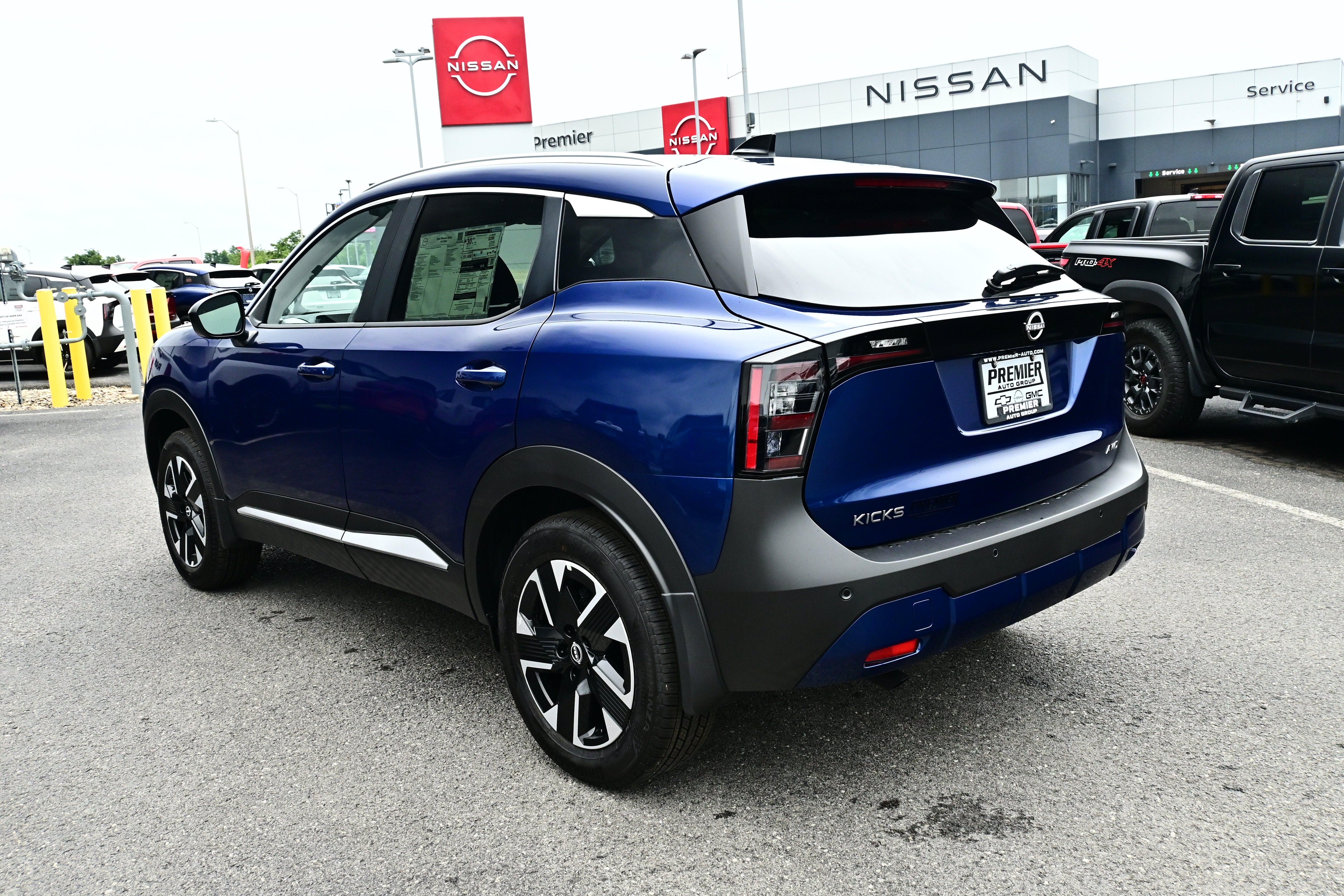 2026 Nissan Kicks SV