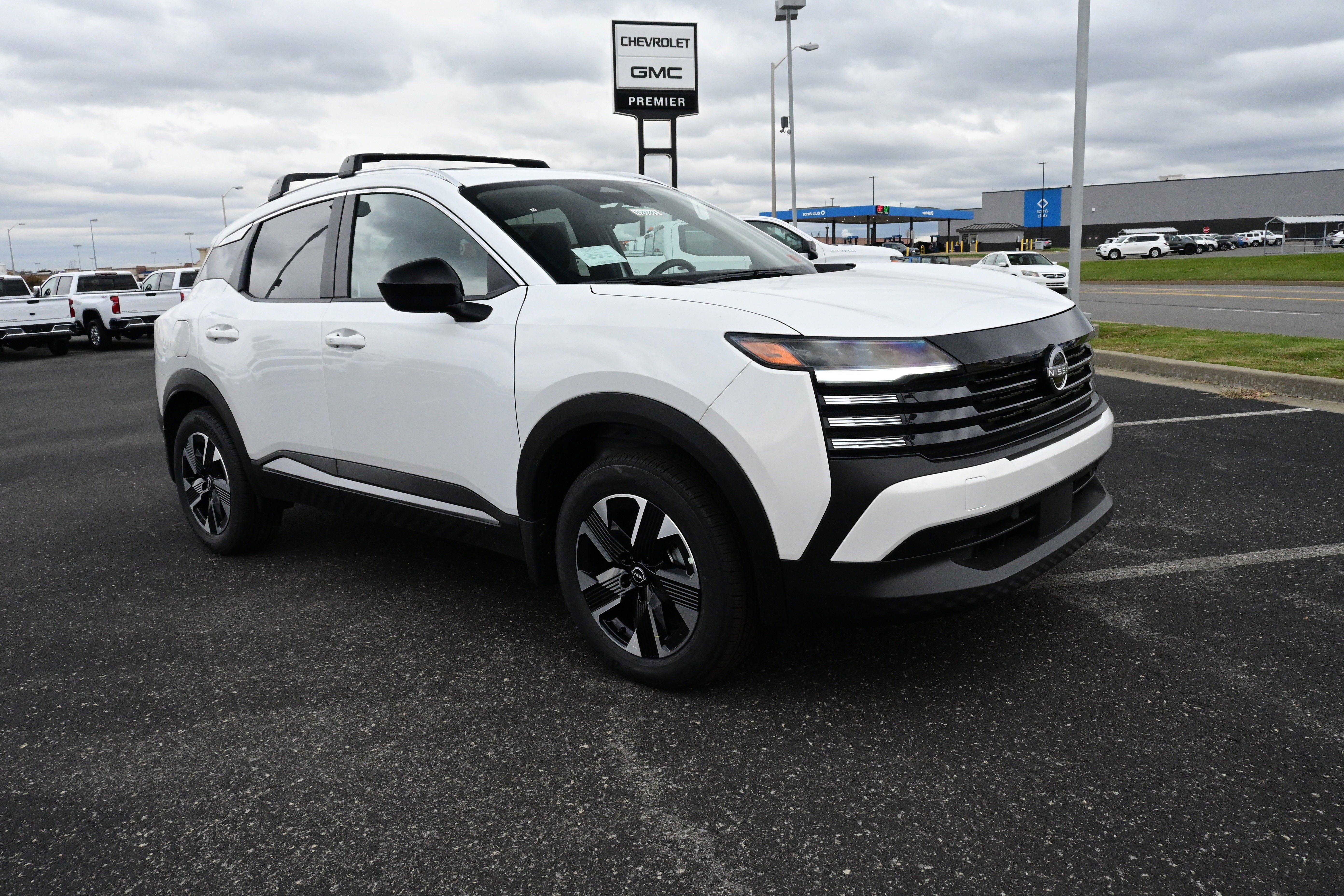 2026 Nissan Kicks SV