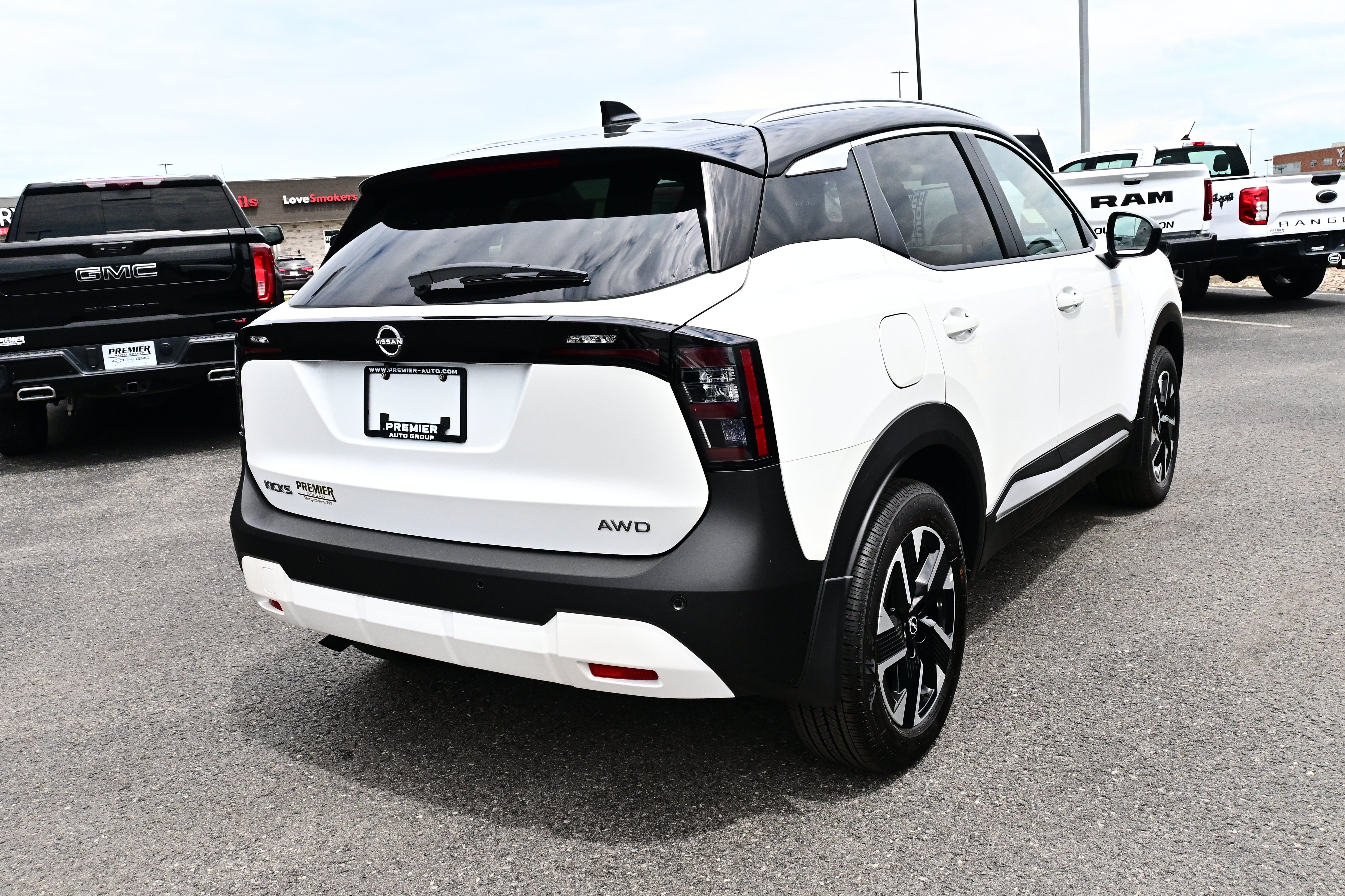 2026 Nissan Kicks SV