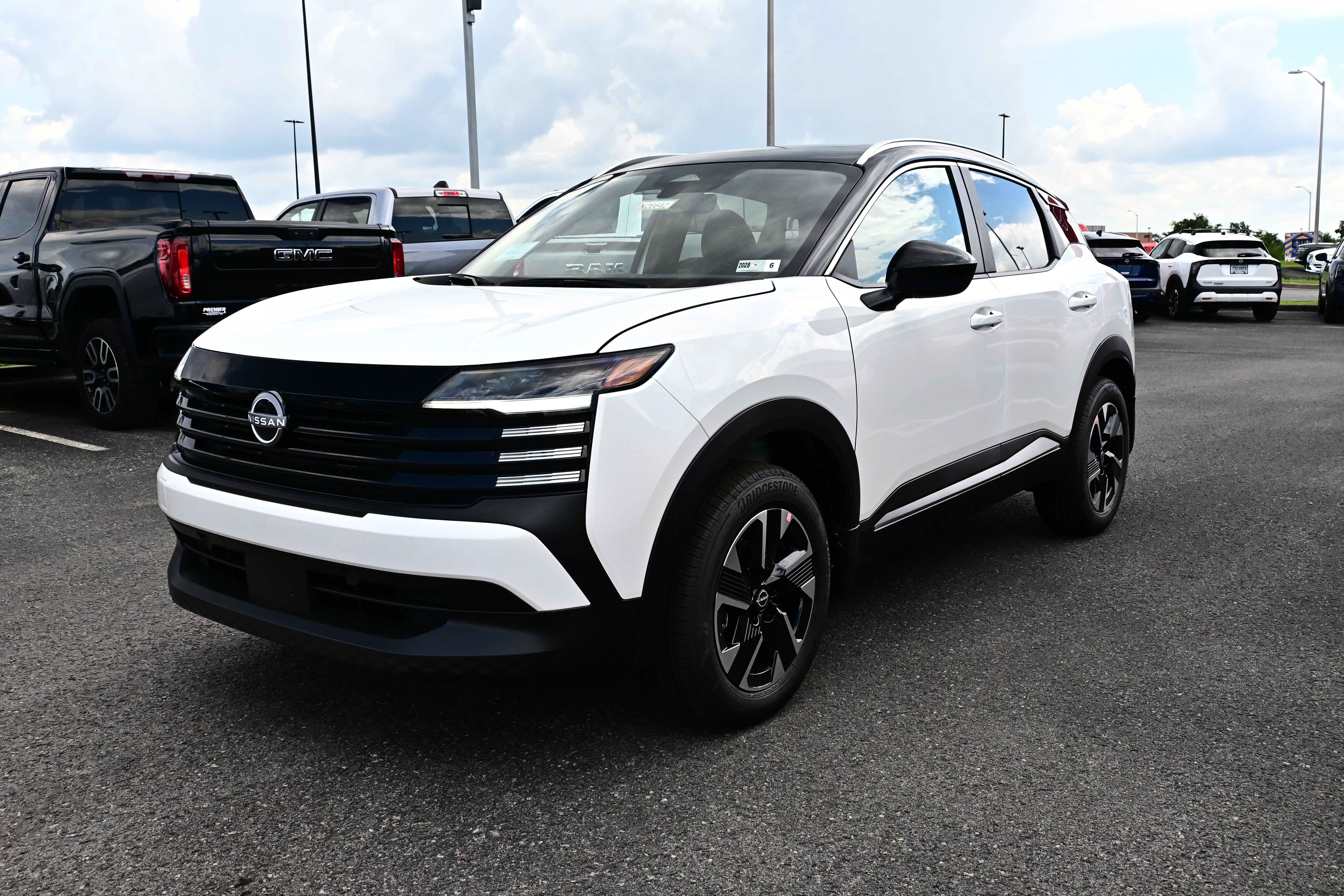 2026 Nissan Kicks SV