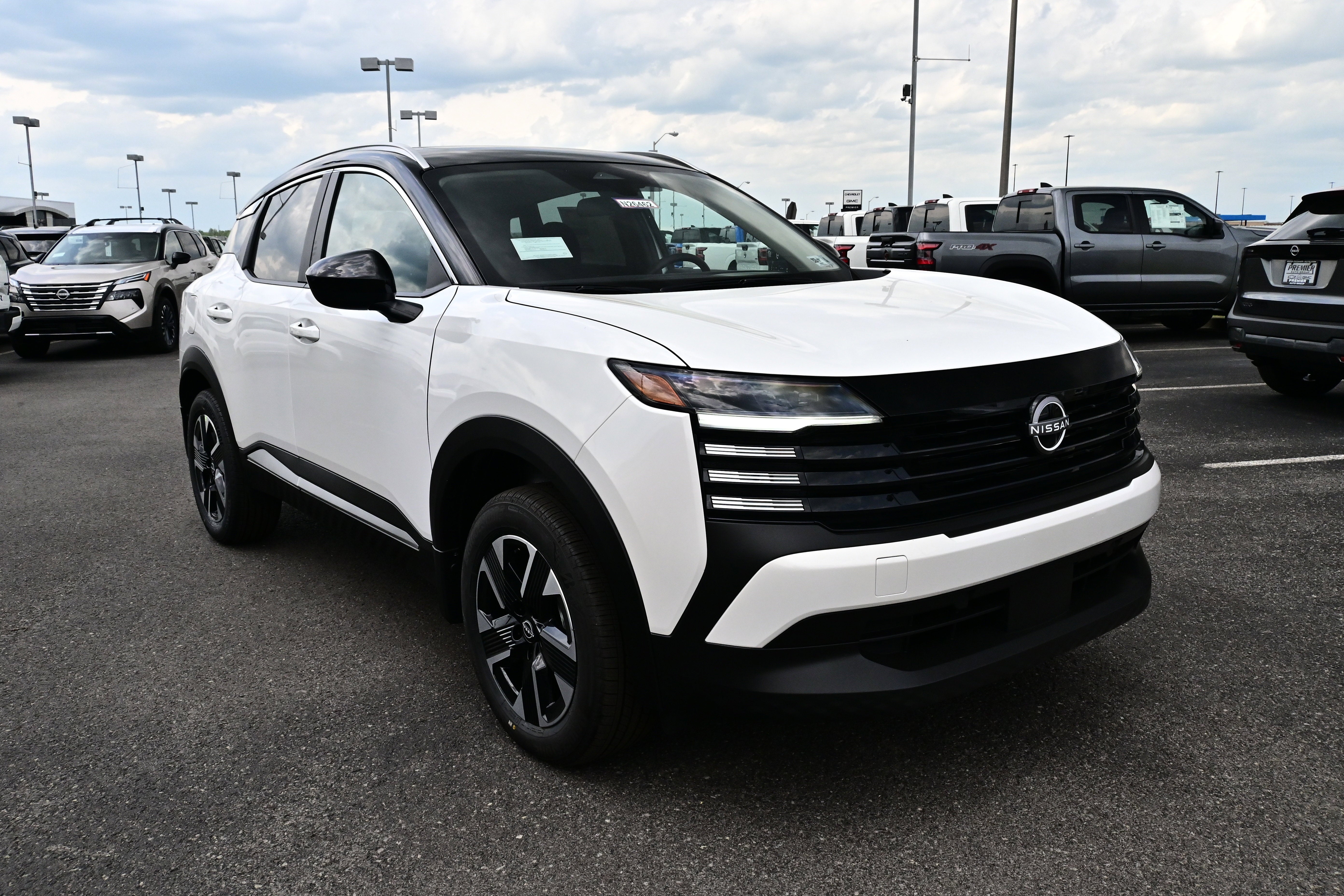2026 Nissan Kicks SV