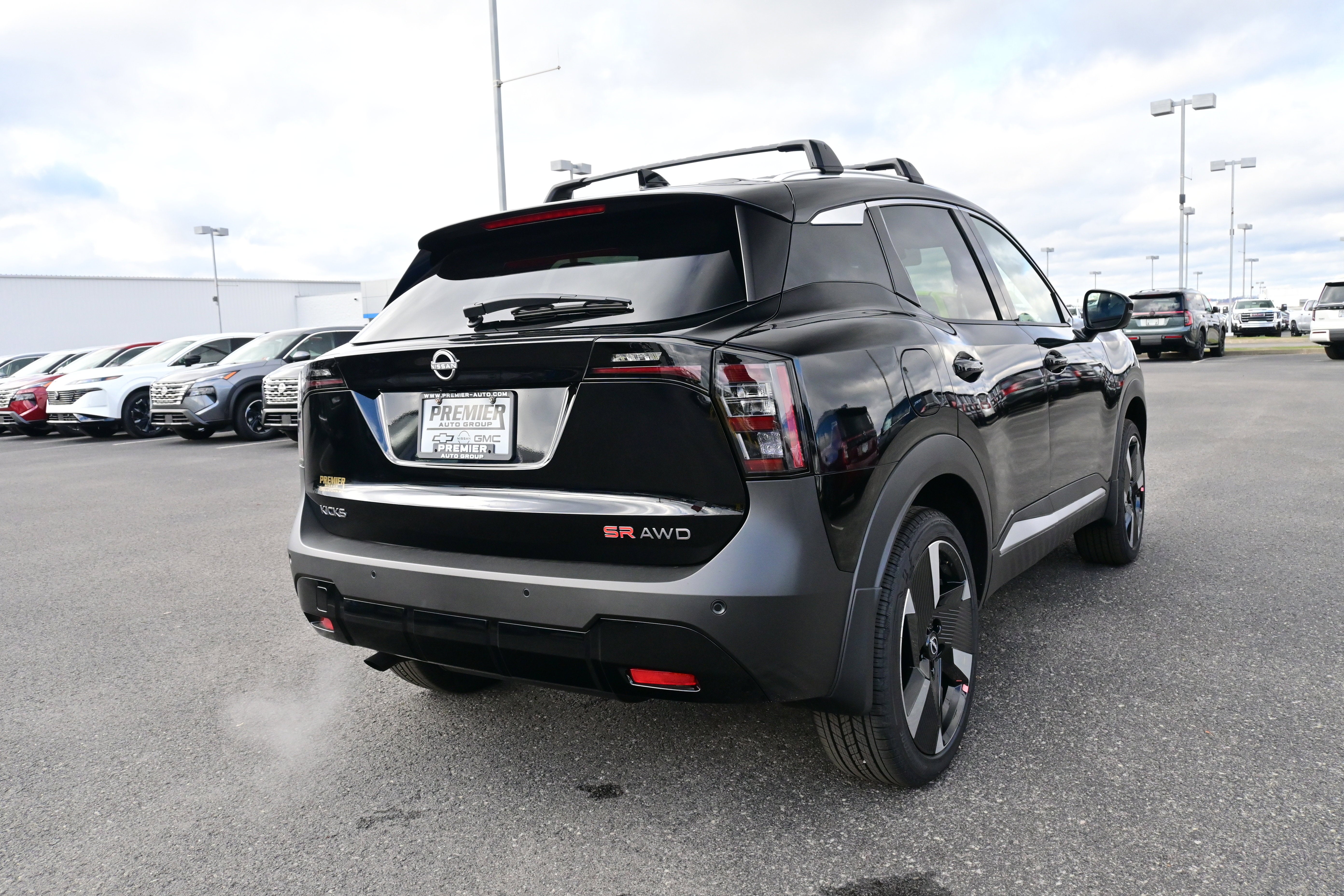 2026 Nissan Kicks SR