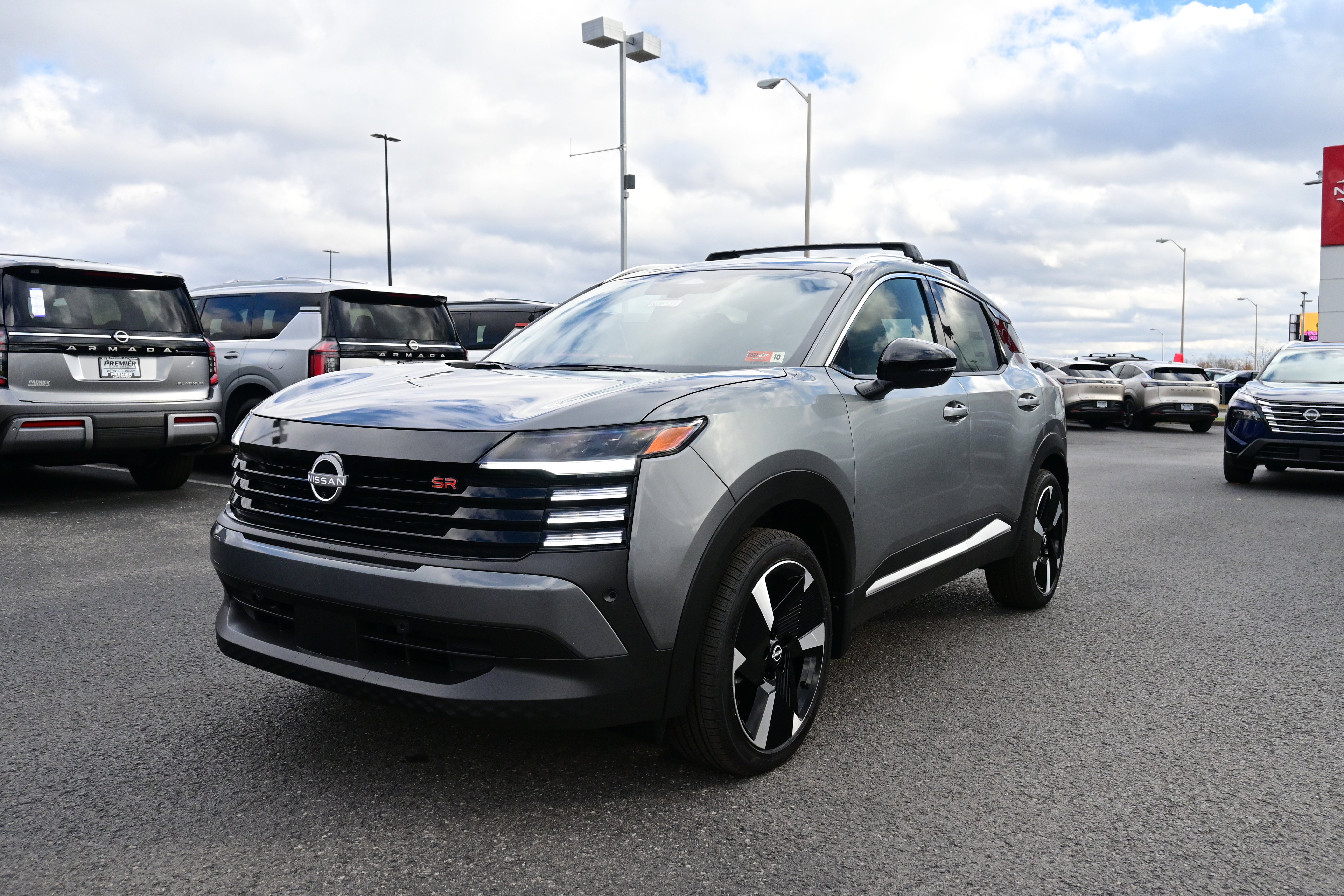 2026 Nissan Kicks SR