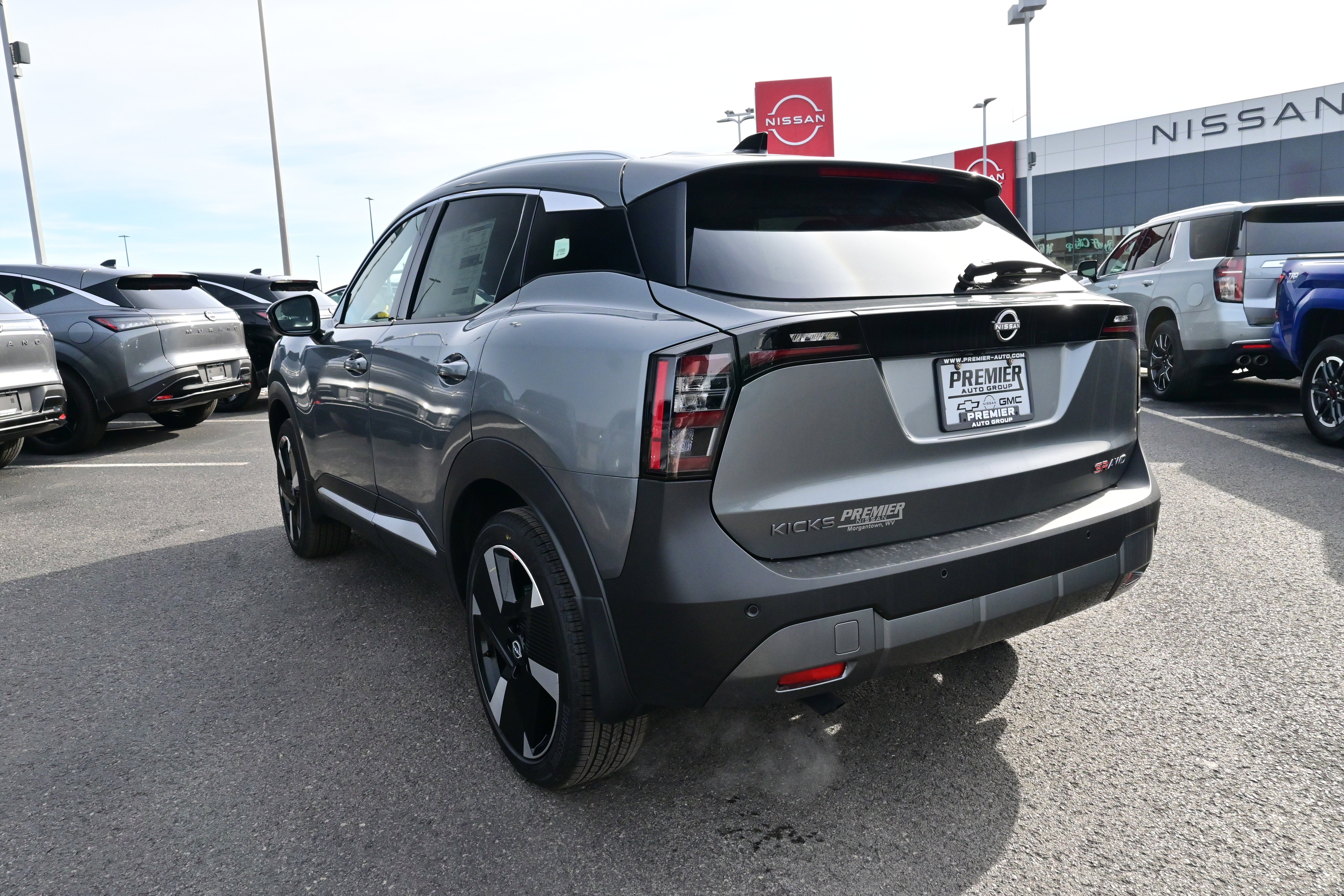 2026 Nissan Kicks SR