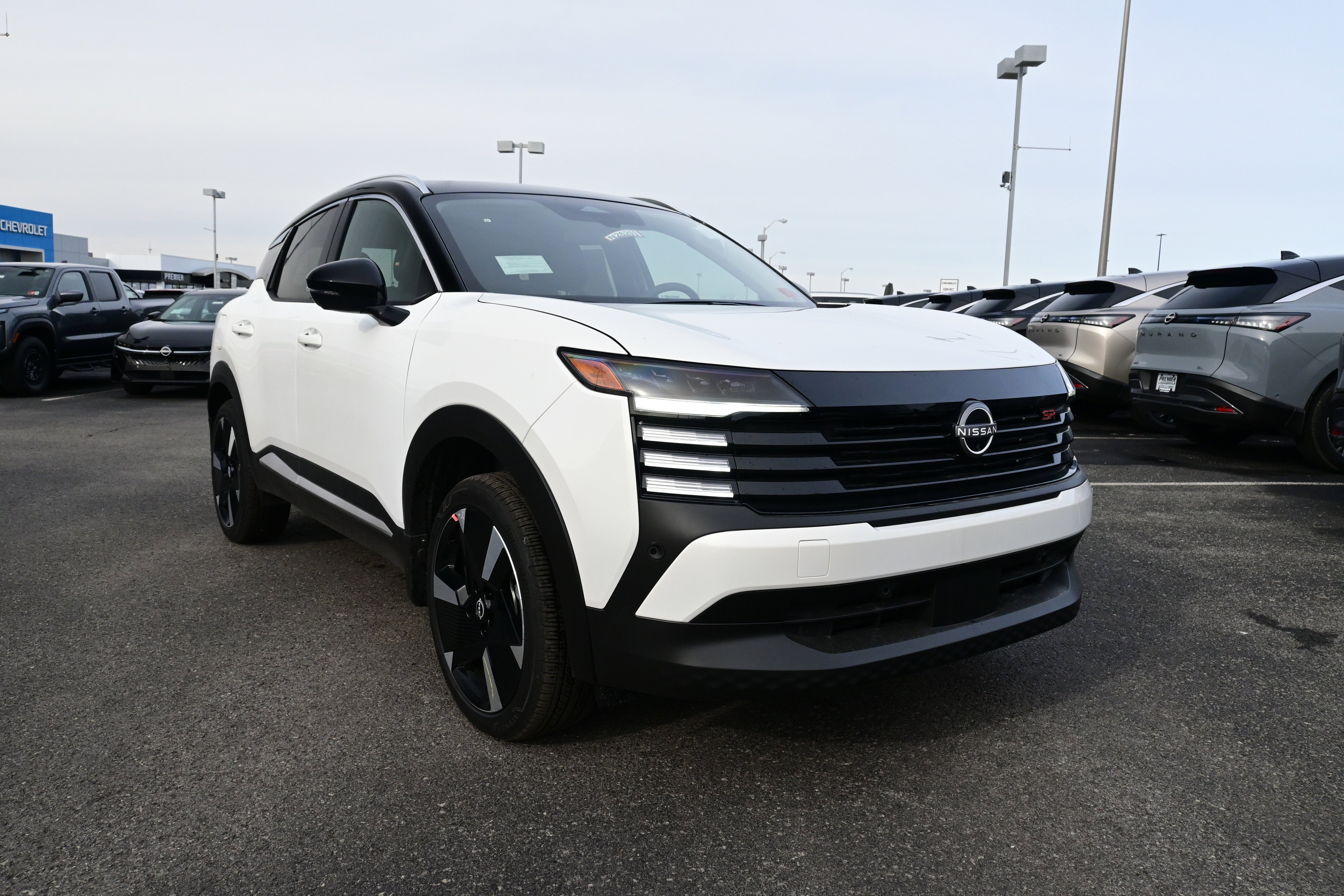 2026 Nissan Kicks SR