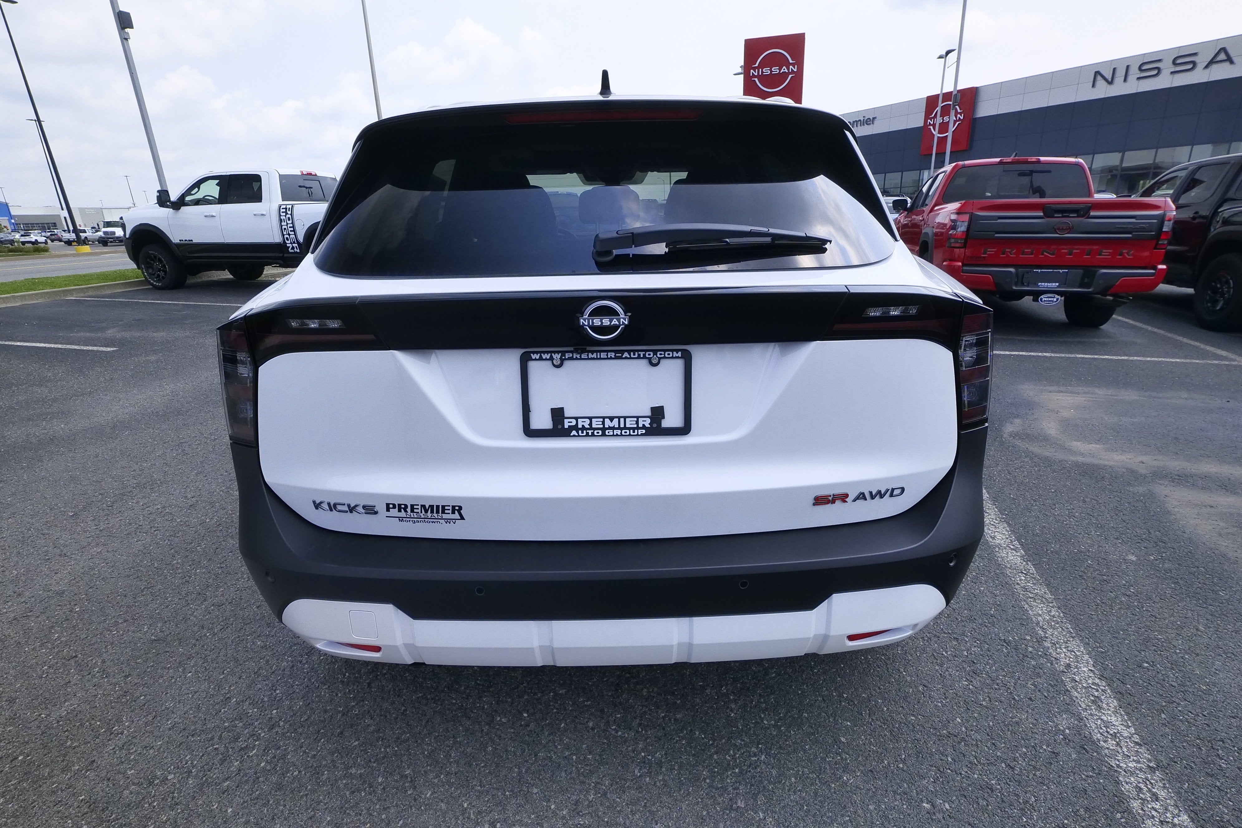 2026 Nissan Kicks SR