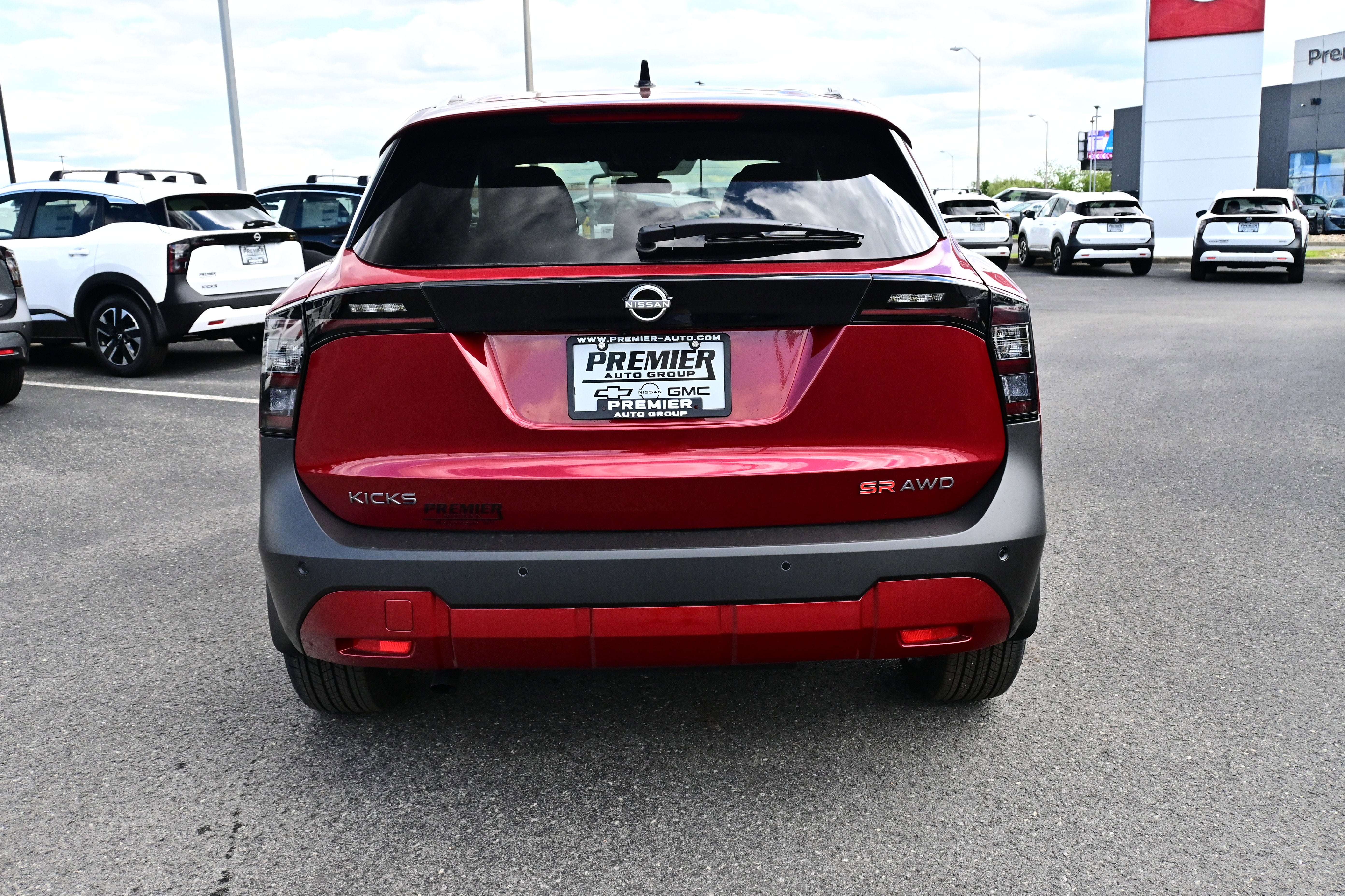 2026 Nissan Kicks SR