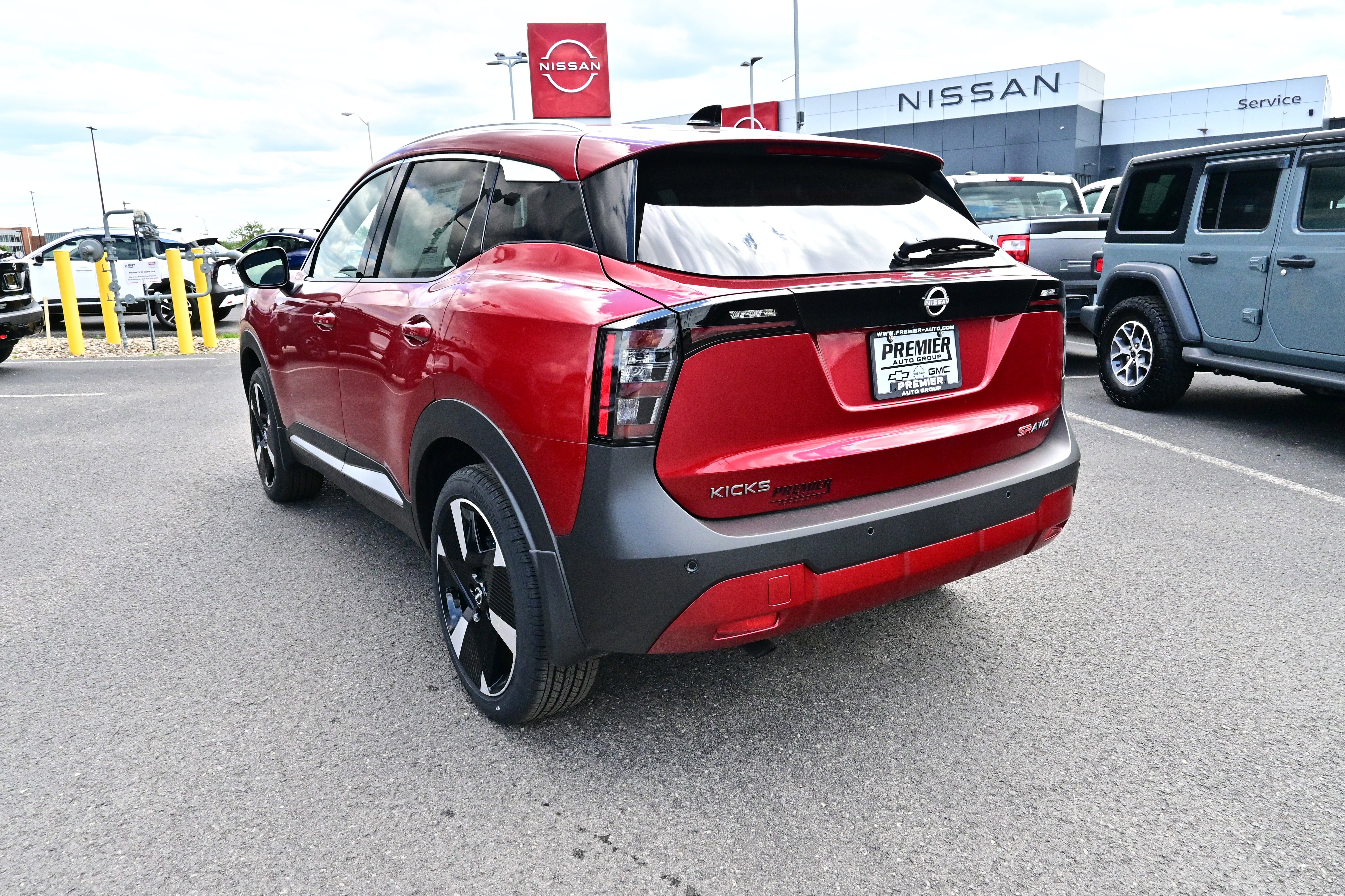 2026 Nissan Kicks SR