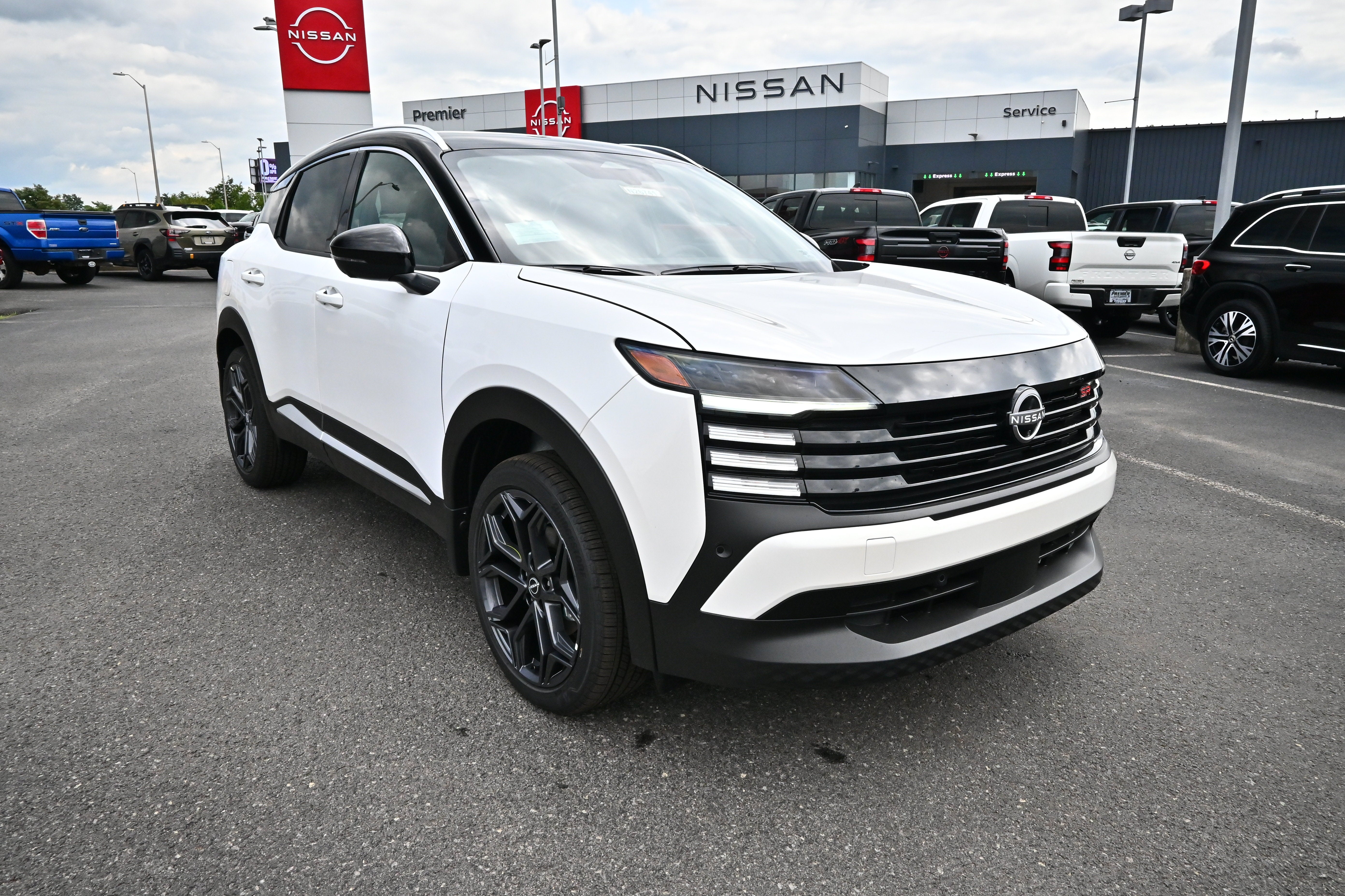 2026 Nissan Kicks SR