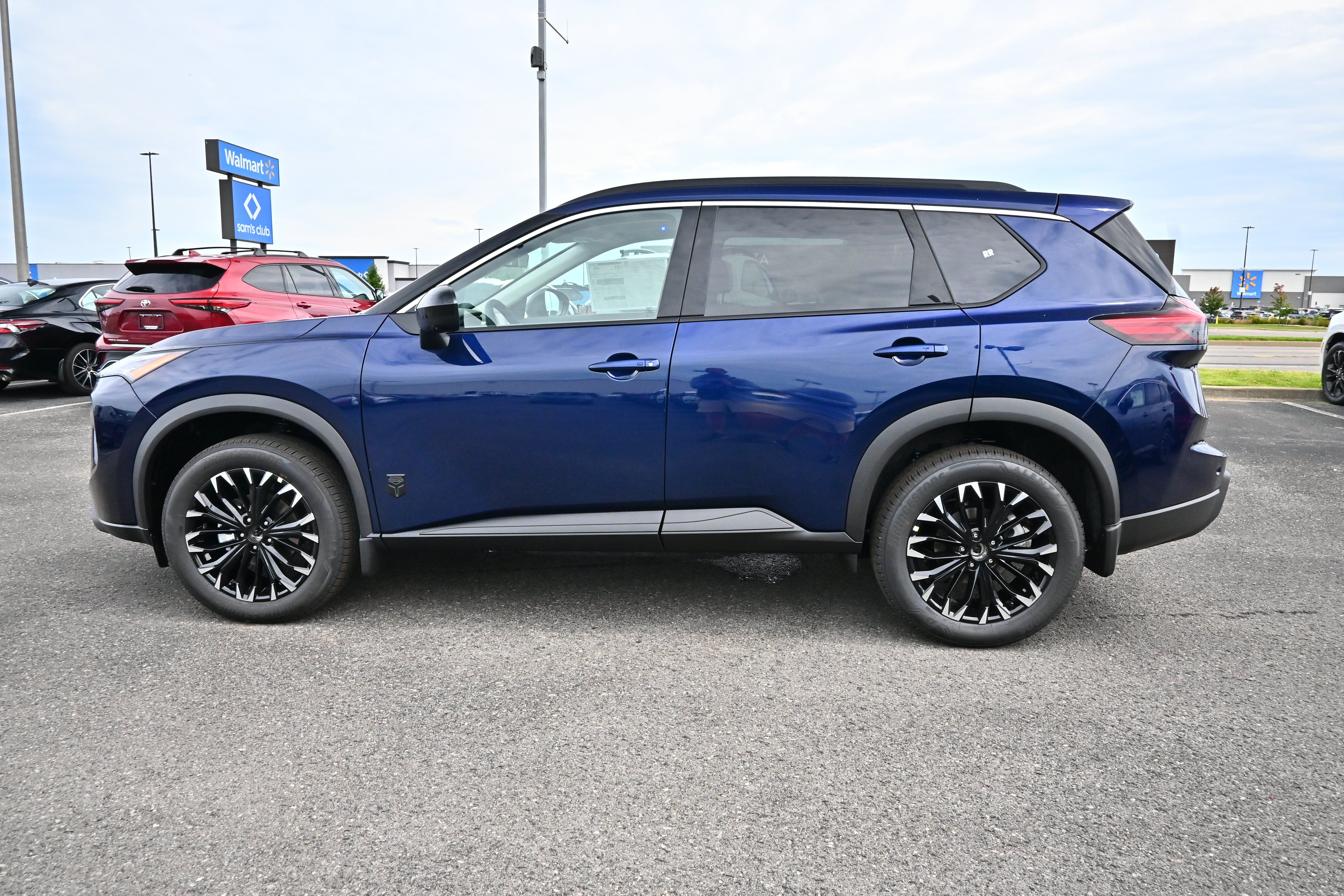 2026 Nissan Rogue Dark Armor™