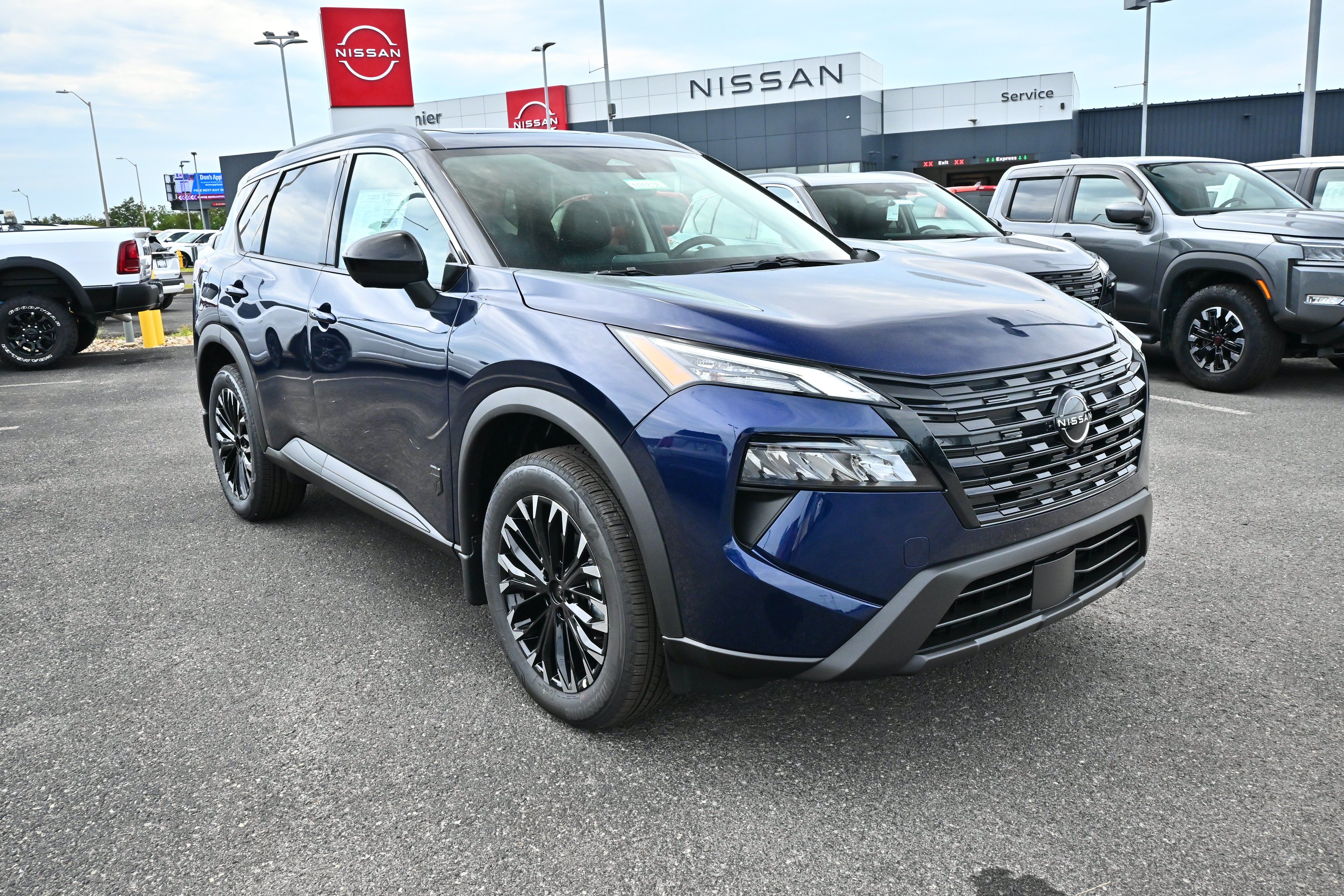 2026 Nissan Rogue Dark Armor™