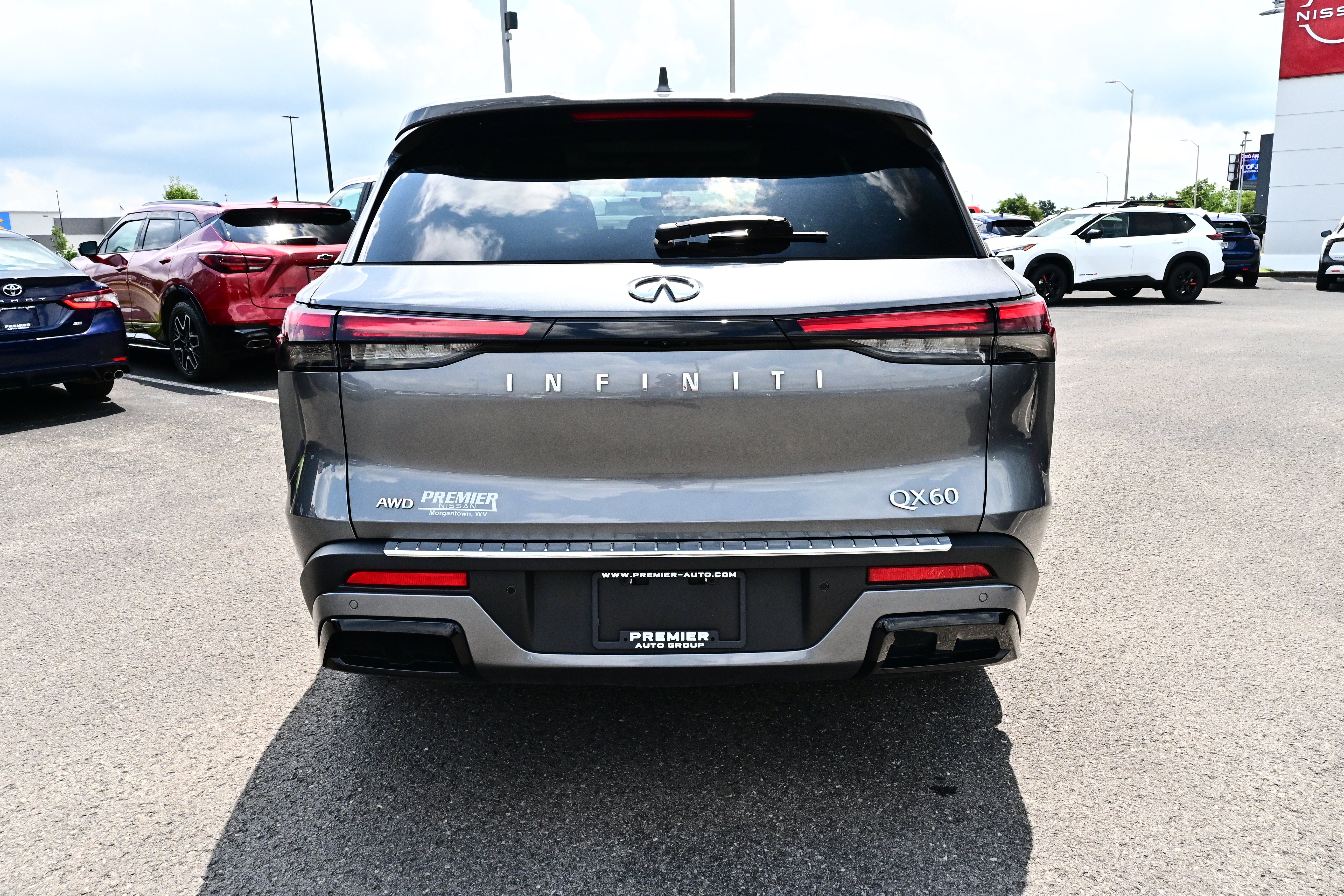 2023 INFINITI QX60 LUXE