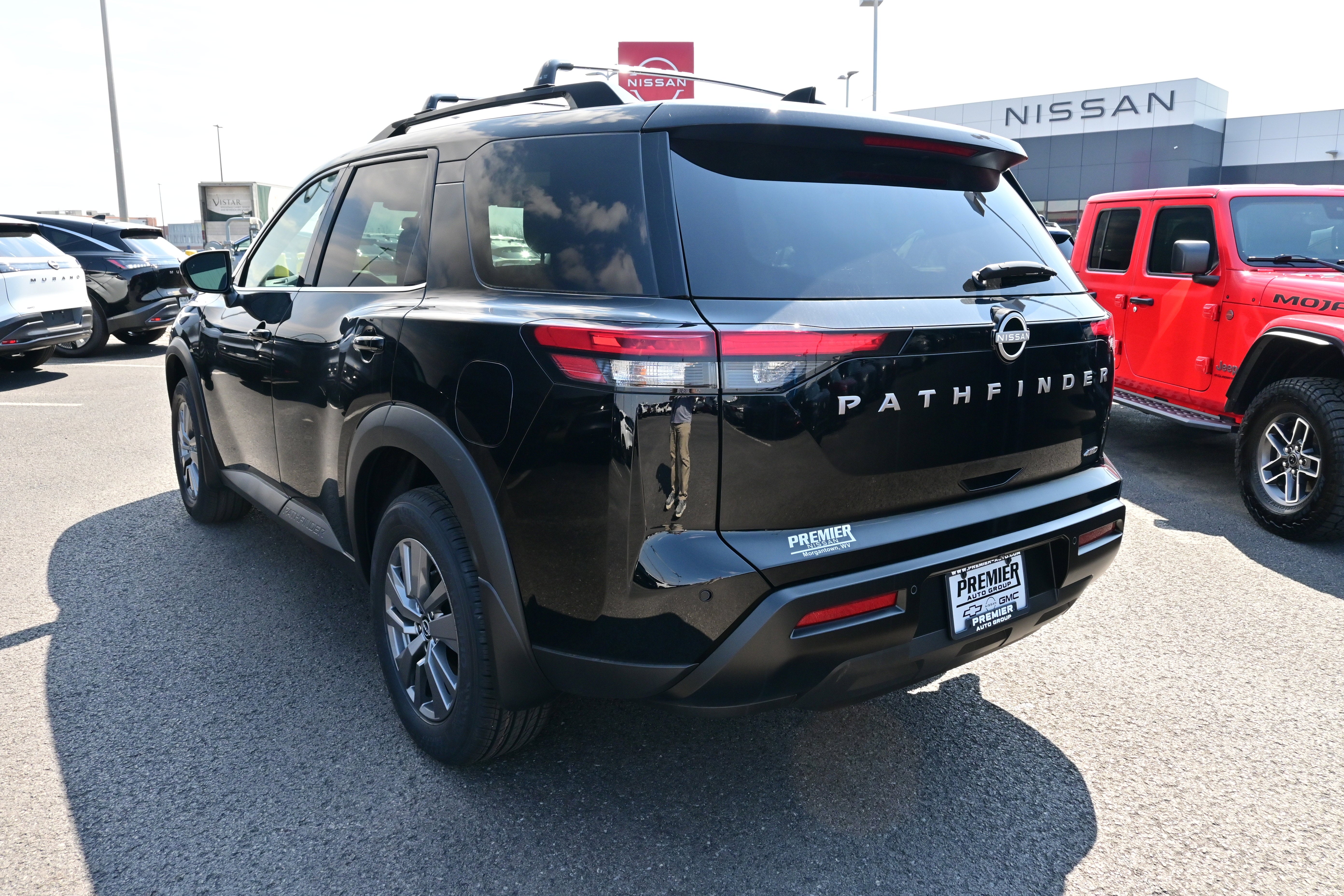 2026 Nissan Pathfinder SV