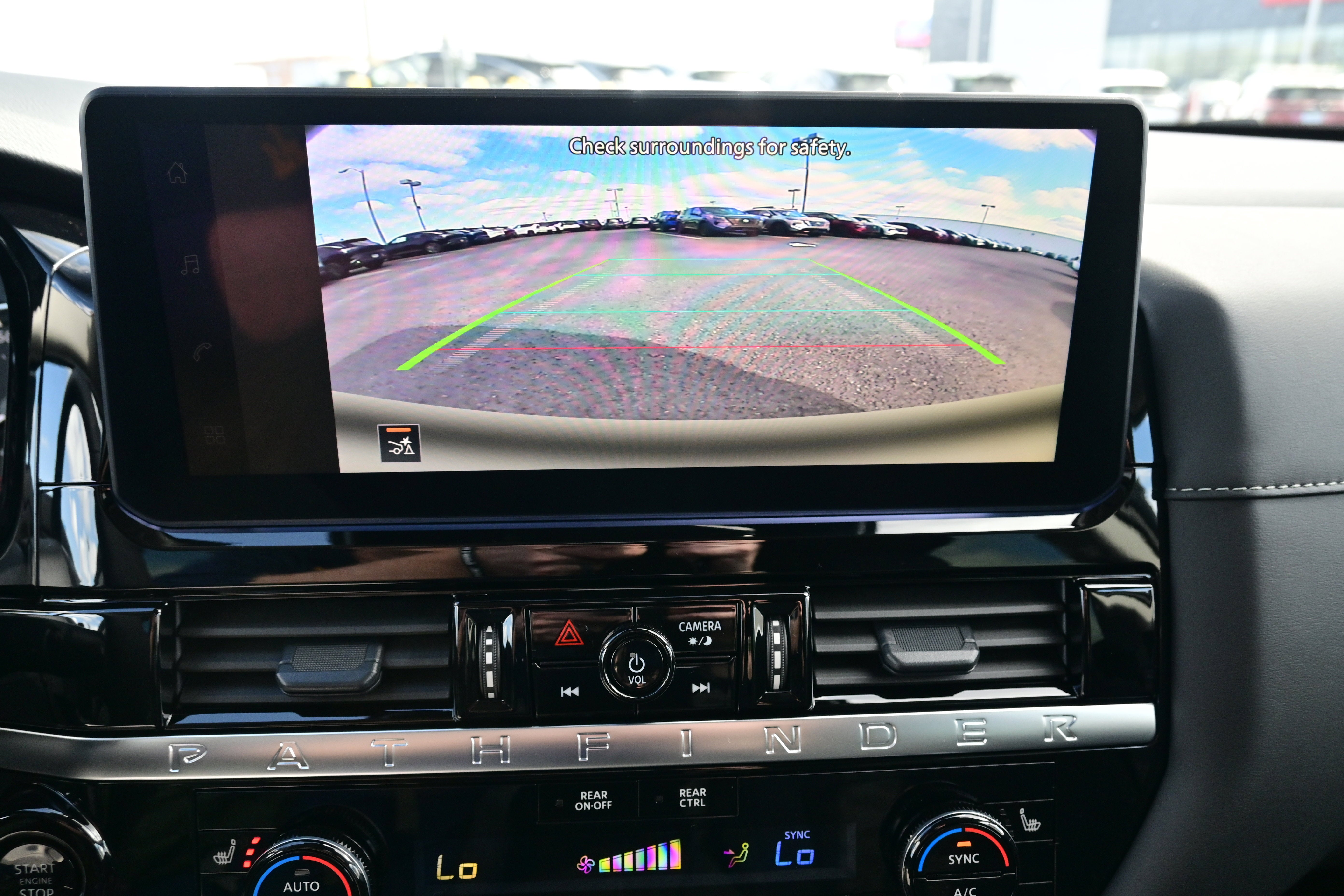 2026 Nissan Pathfinder SV