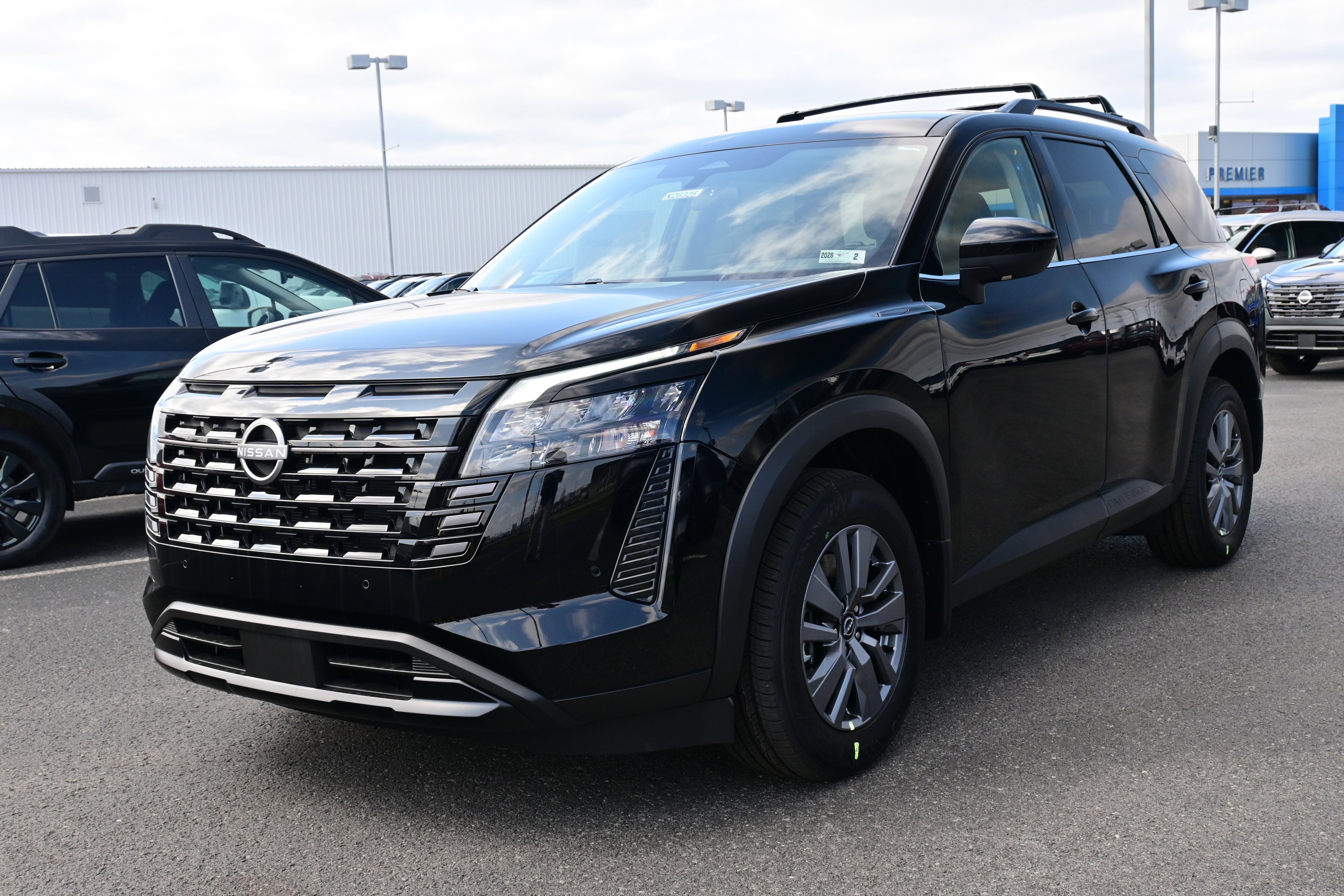 2026 Nissan Pathfinder SV