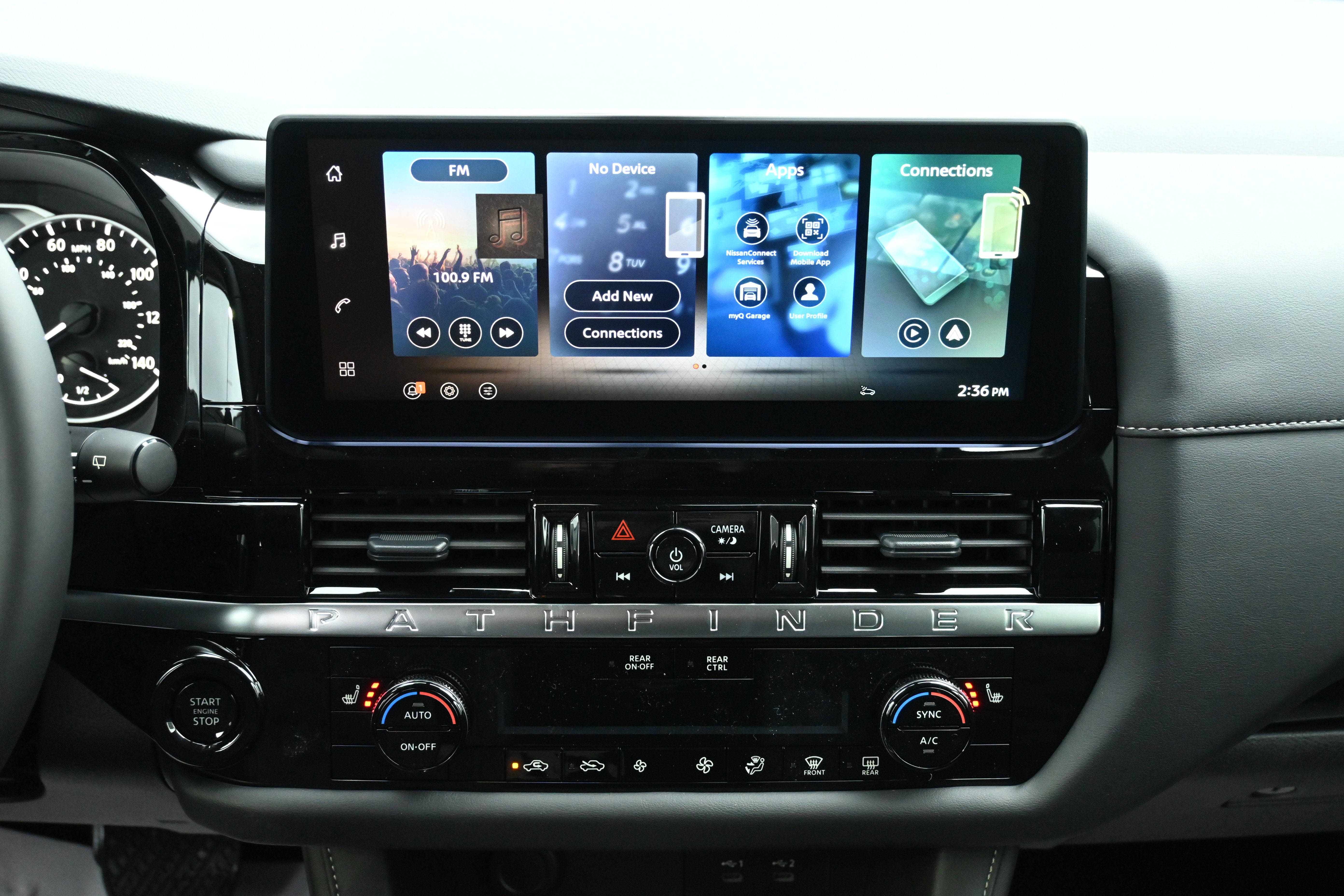 2026 Nissan Pathfinder SV