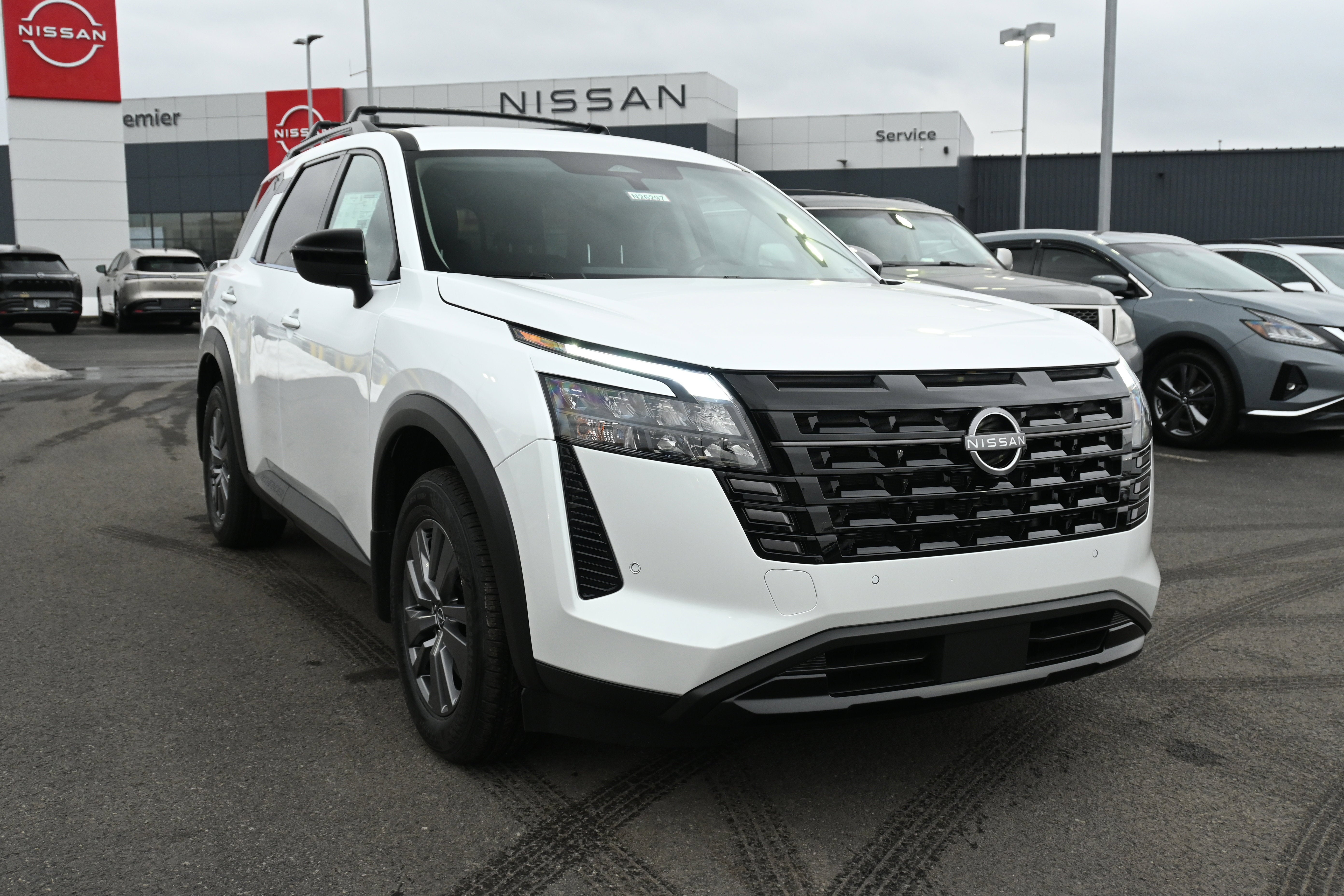 2026 Nissan Pathfinder SV