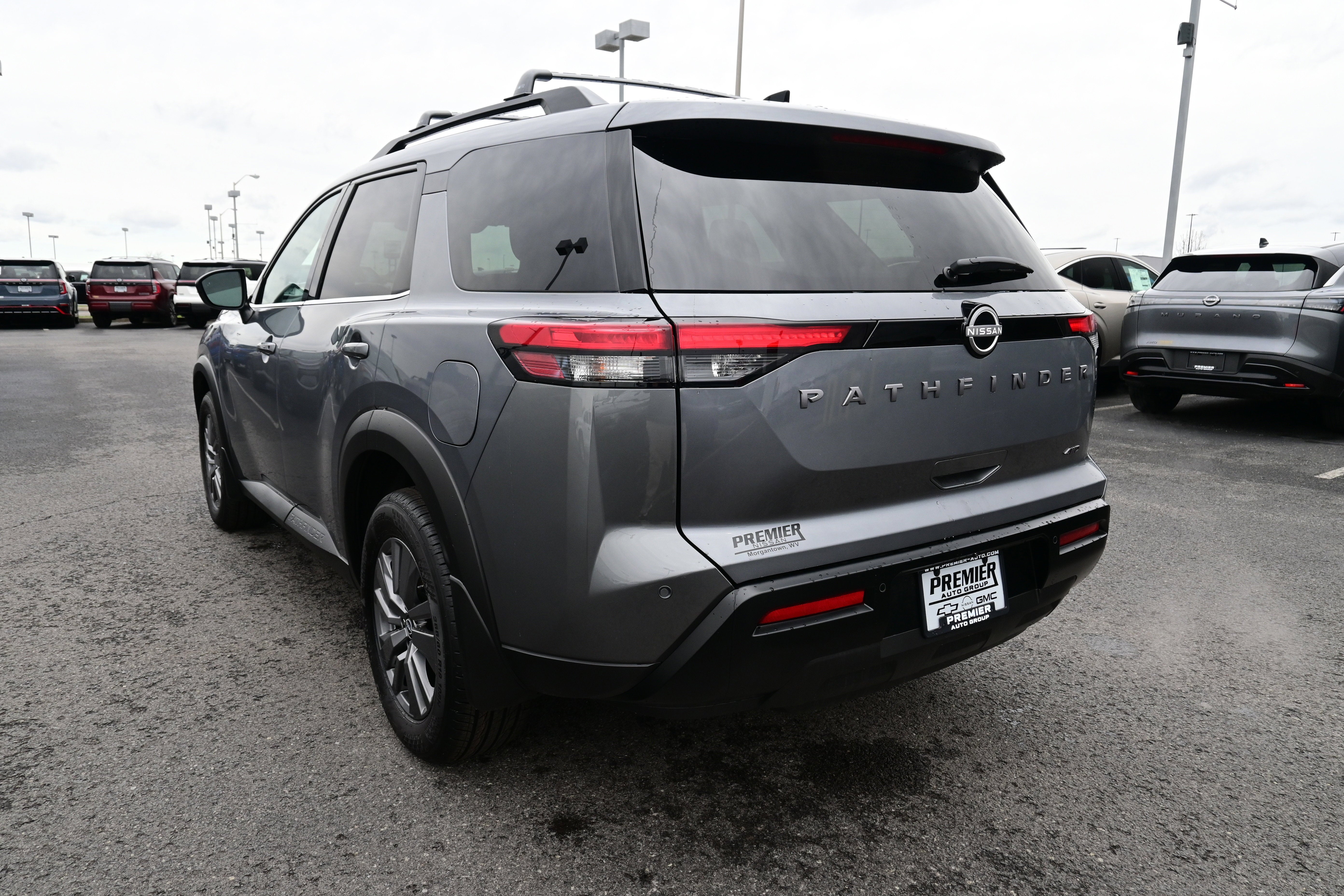 2026 Nissan Pathfinder SV