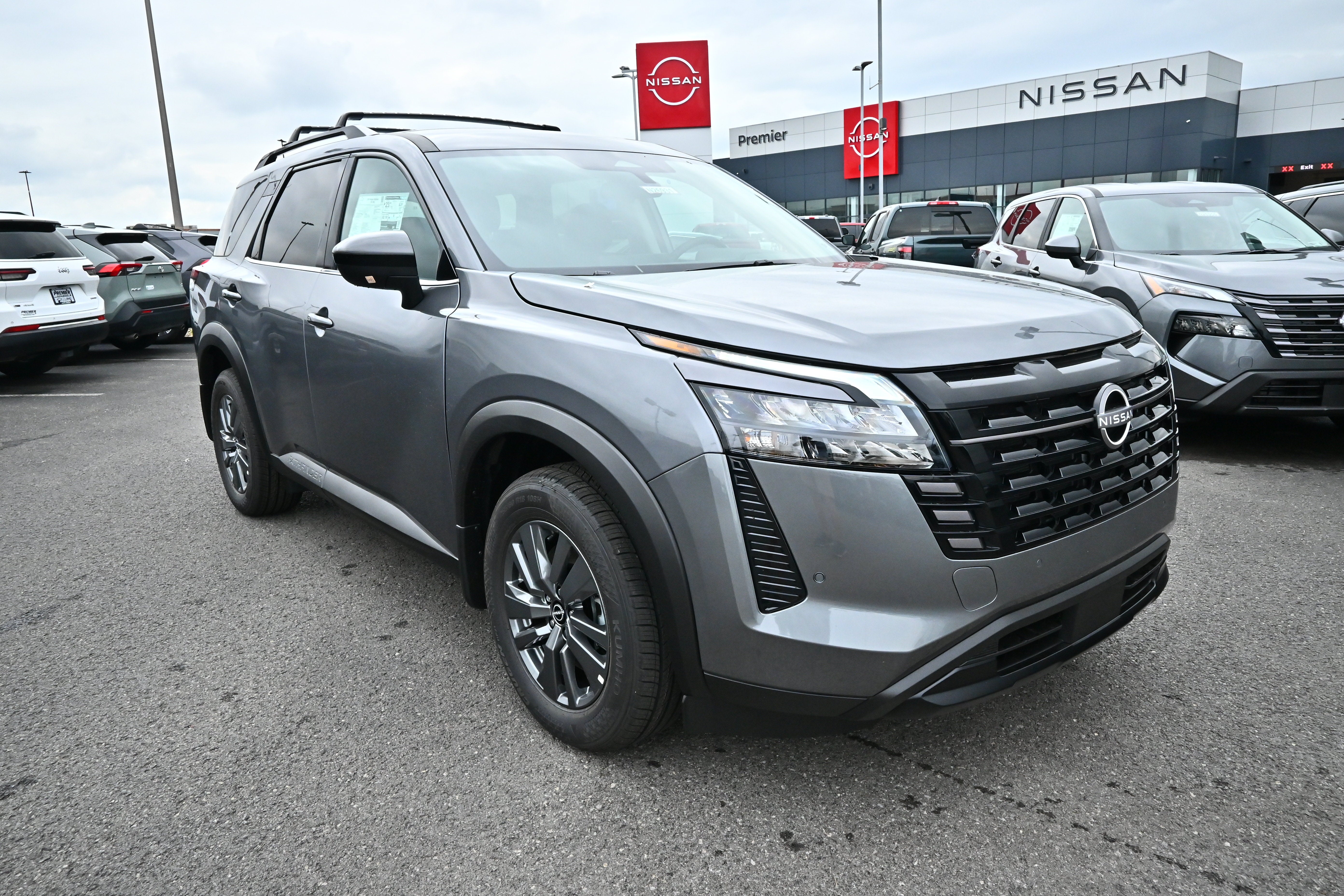 2026 Nissan Pathfinder SV
