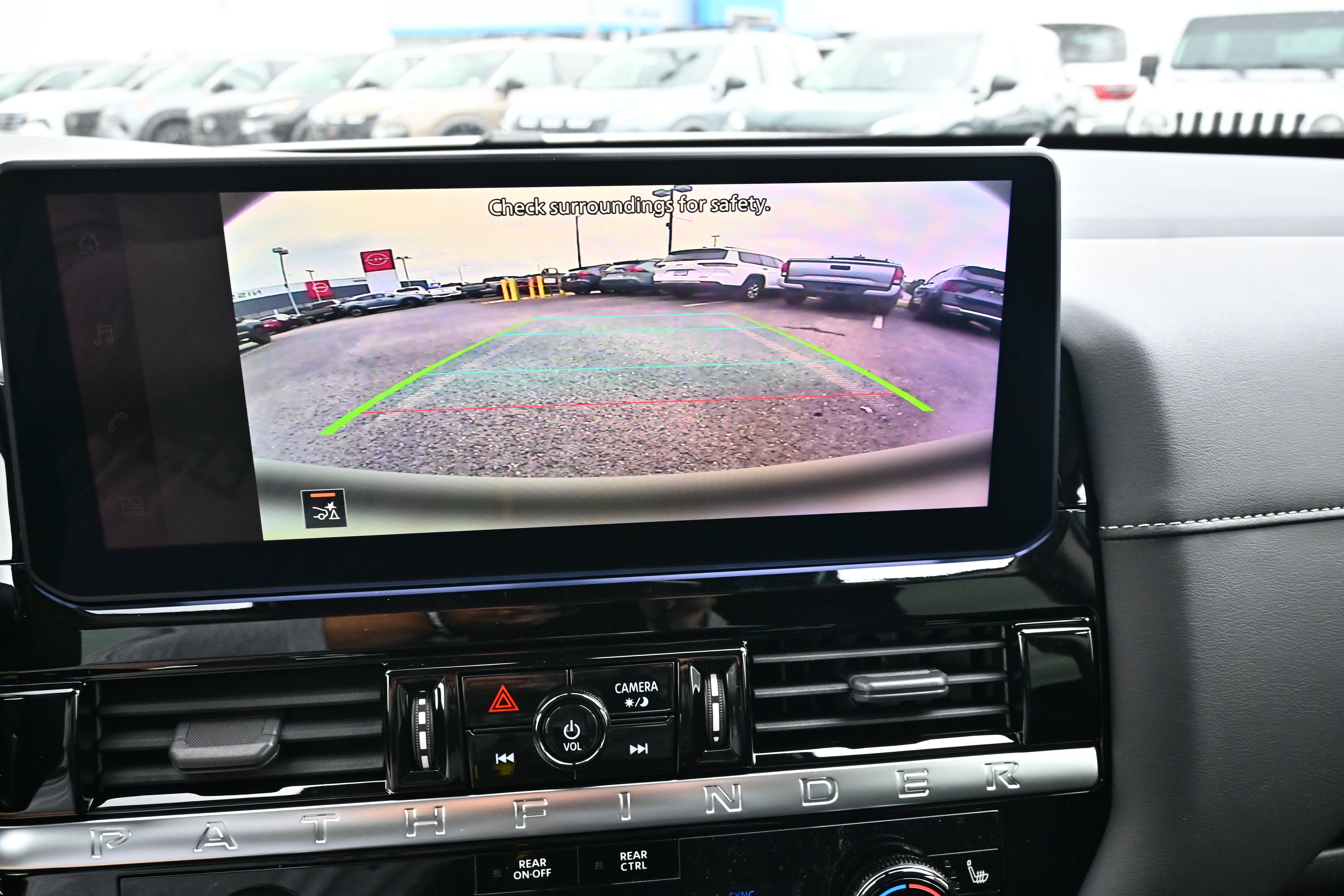 2026 Nissan Pathfinder SV