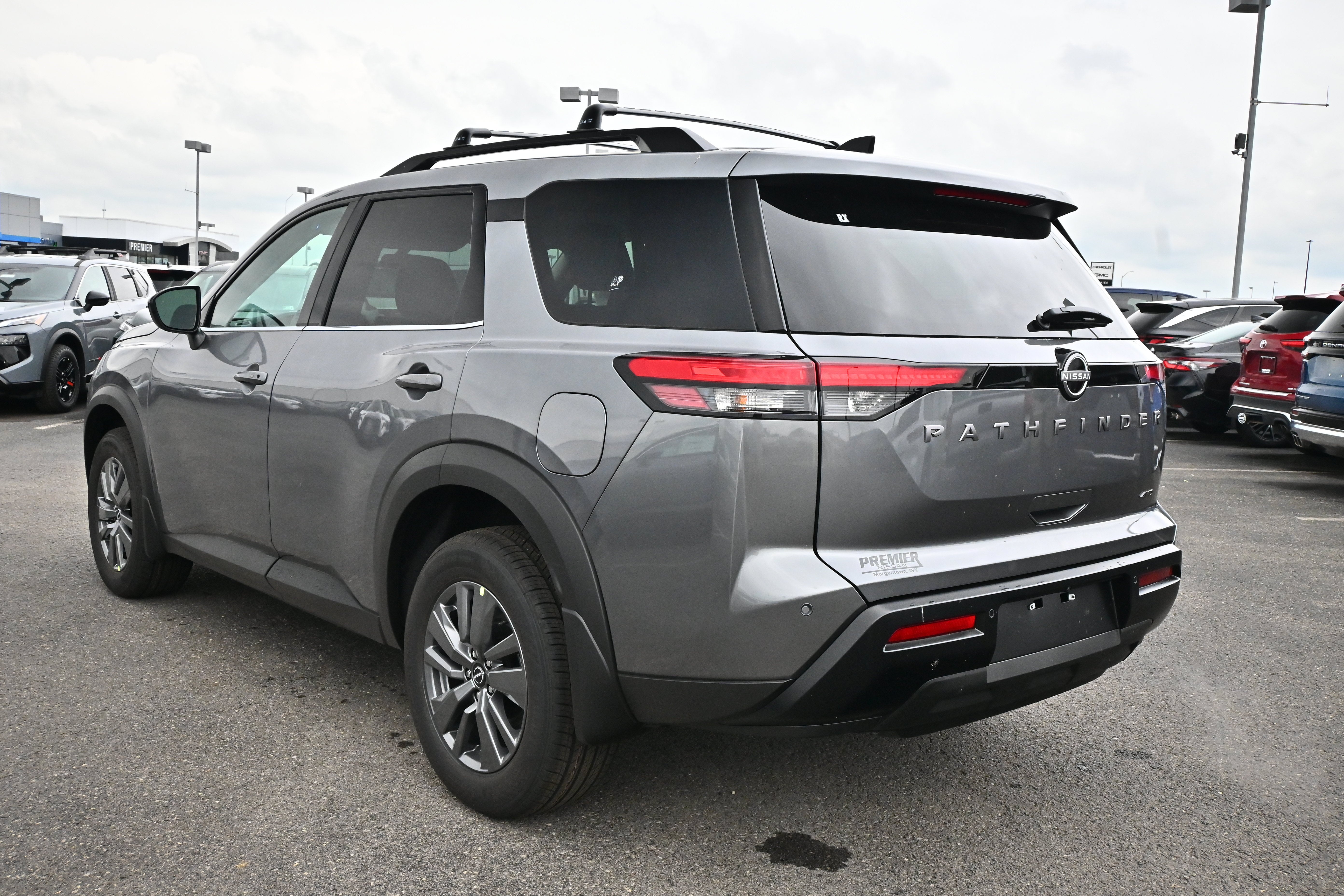 2026 Nissan Pathfinder SV