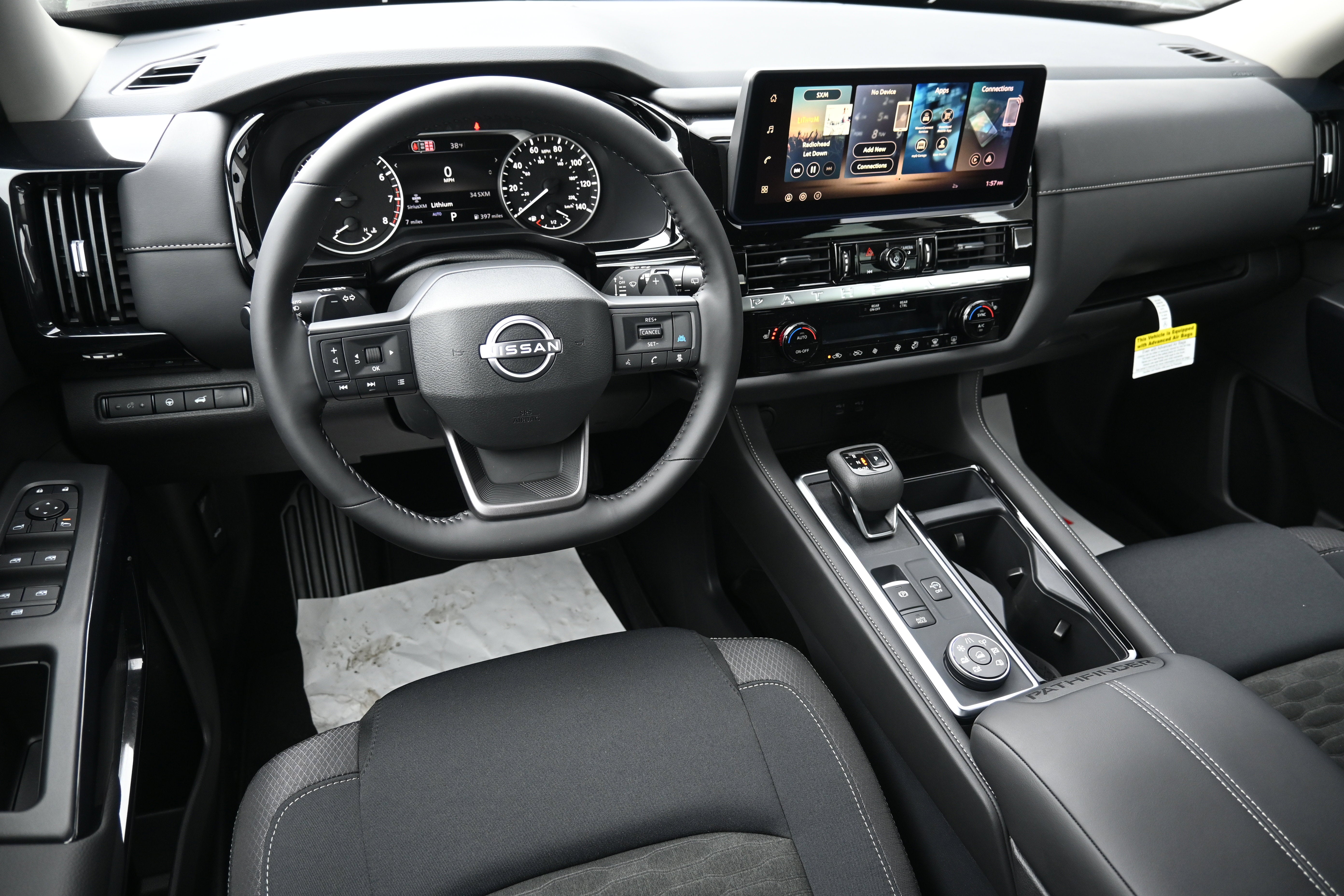 2026 Nissan Pathfinder SV