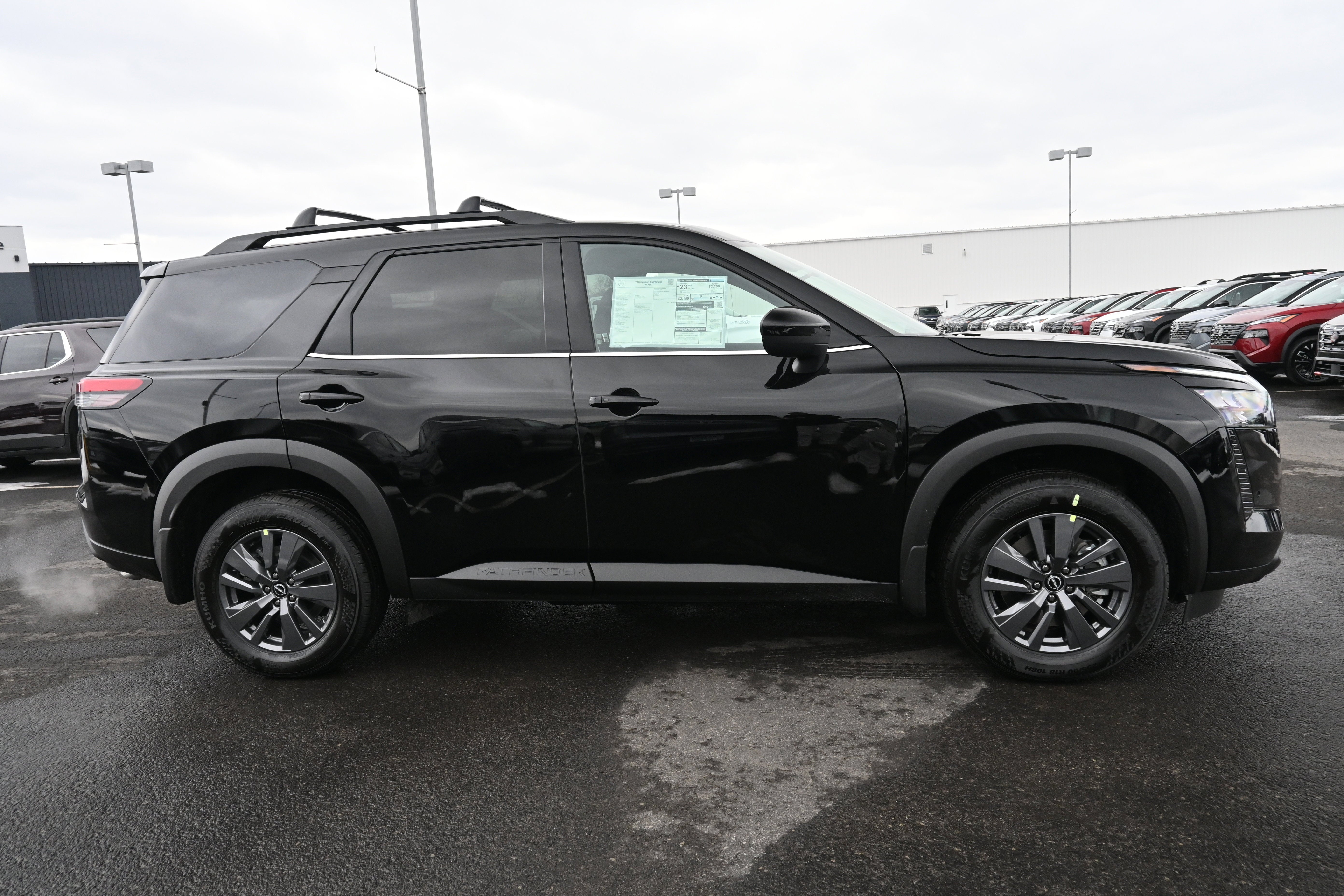 2026 Nissan Pathfinder SV