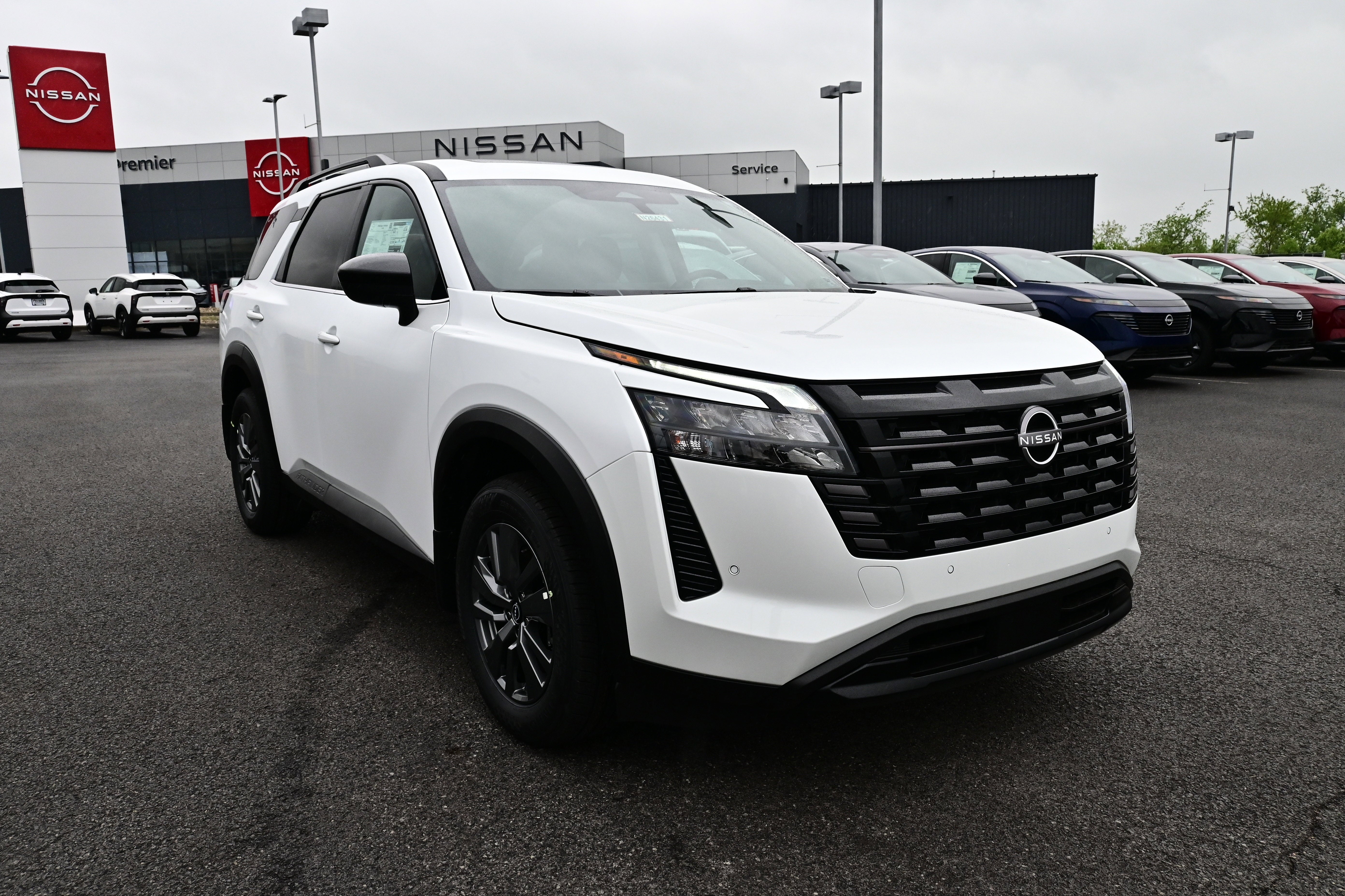 2026 Nissan Pathfinder SV