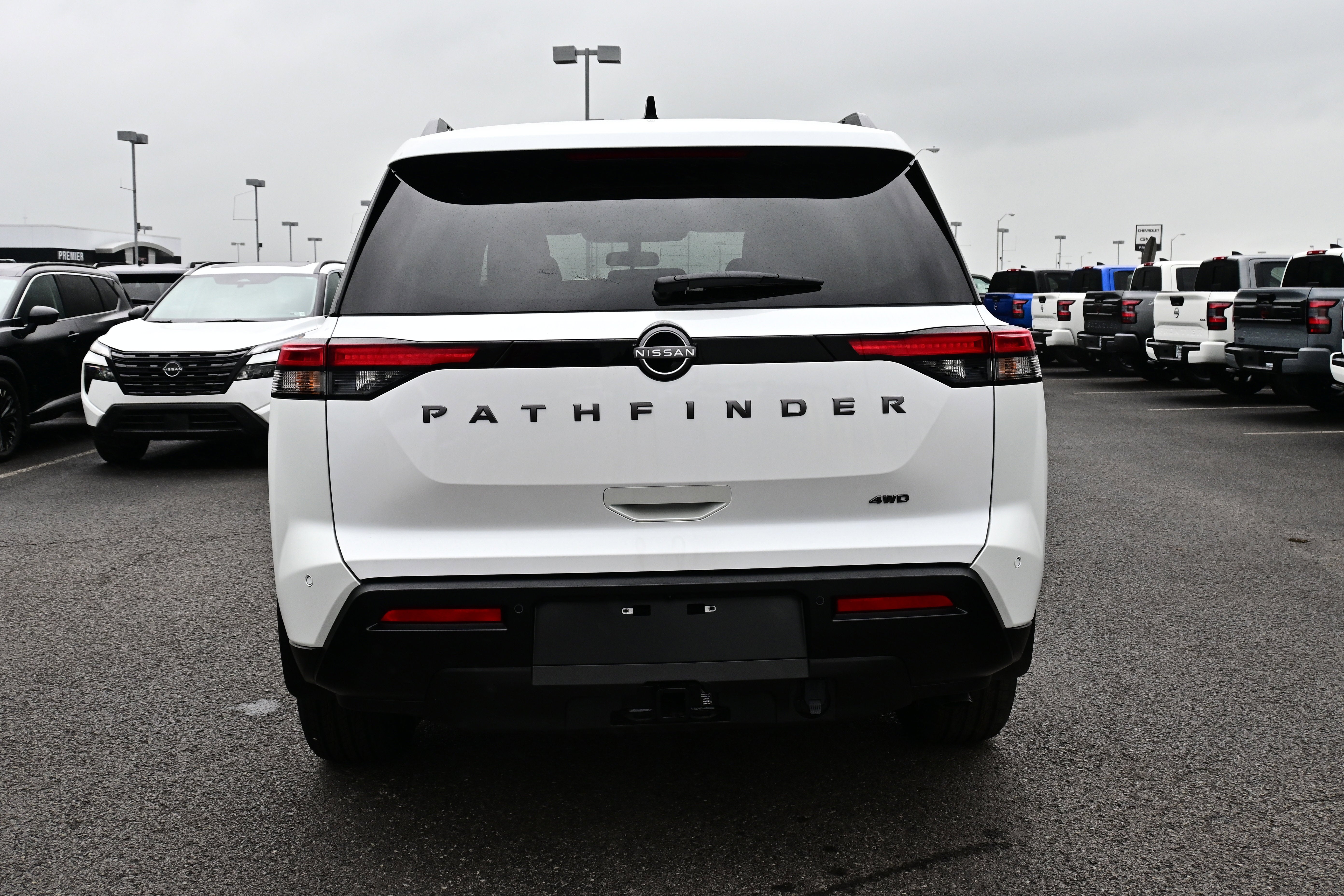 2026 Nissan Pathfinder SV