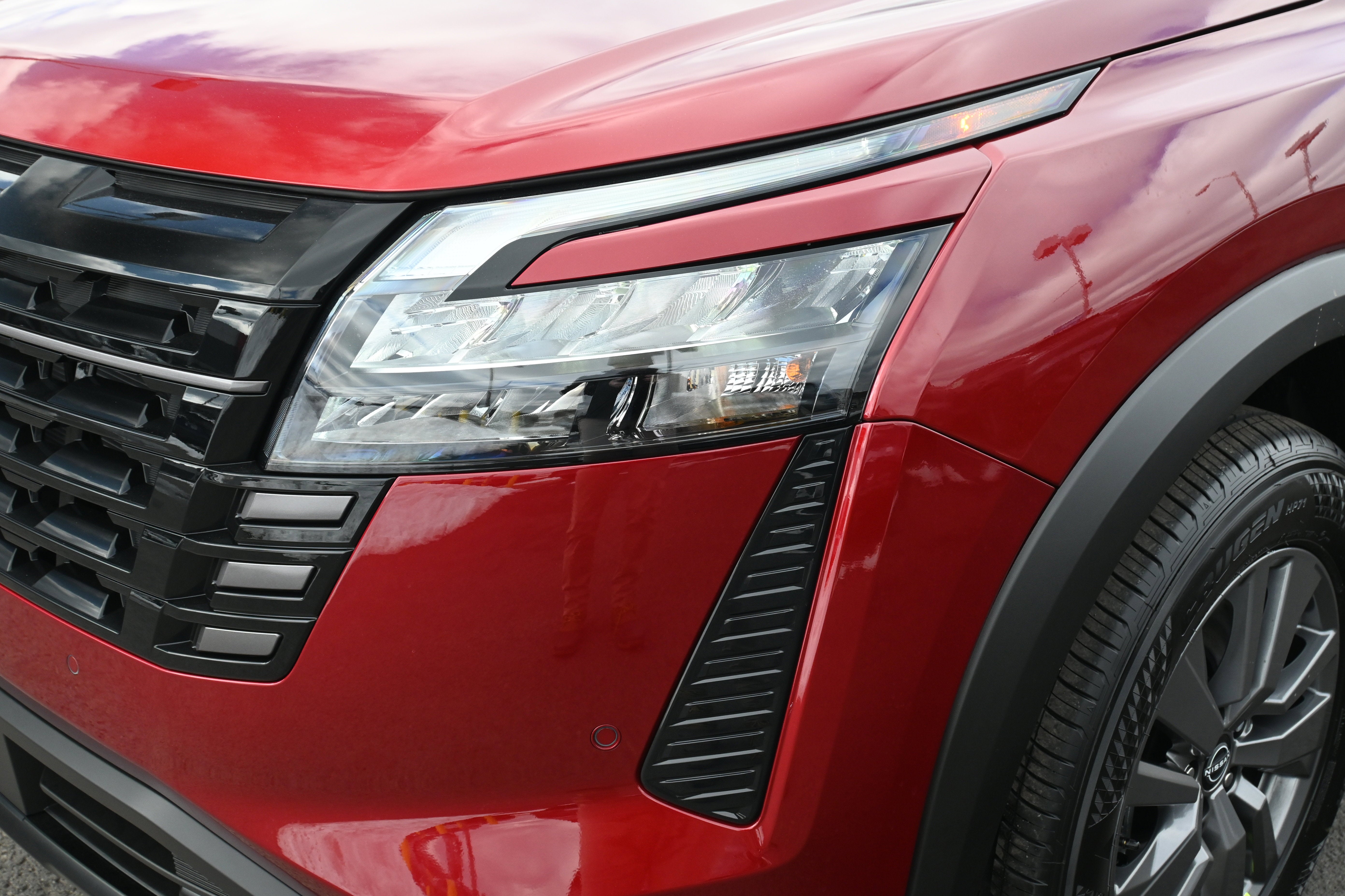 2026 Nissan Pathfinder SV