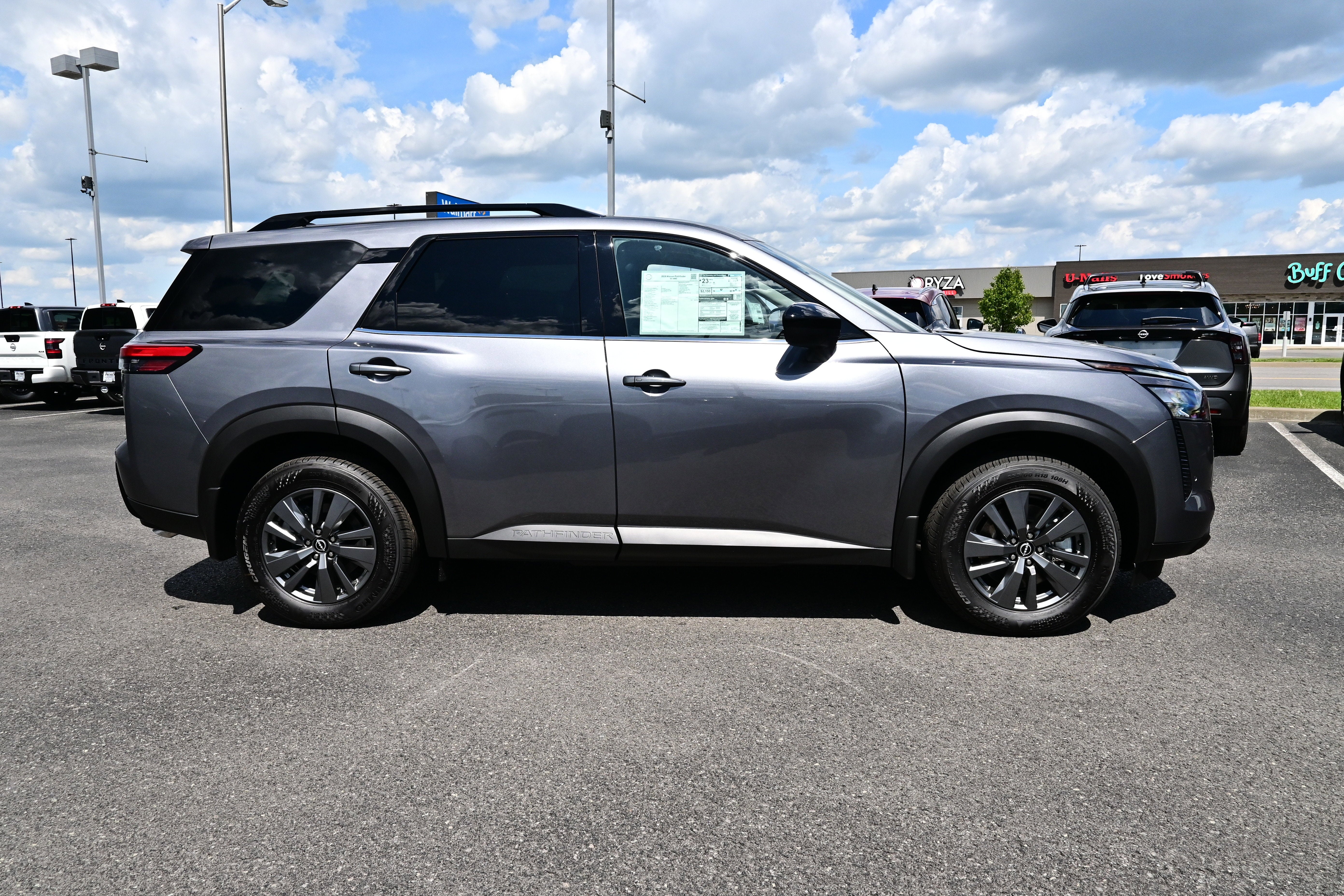 2026 Nissan Pathfinder SV