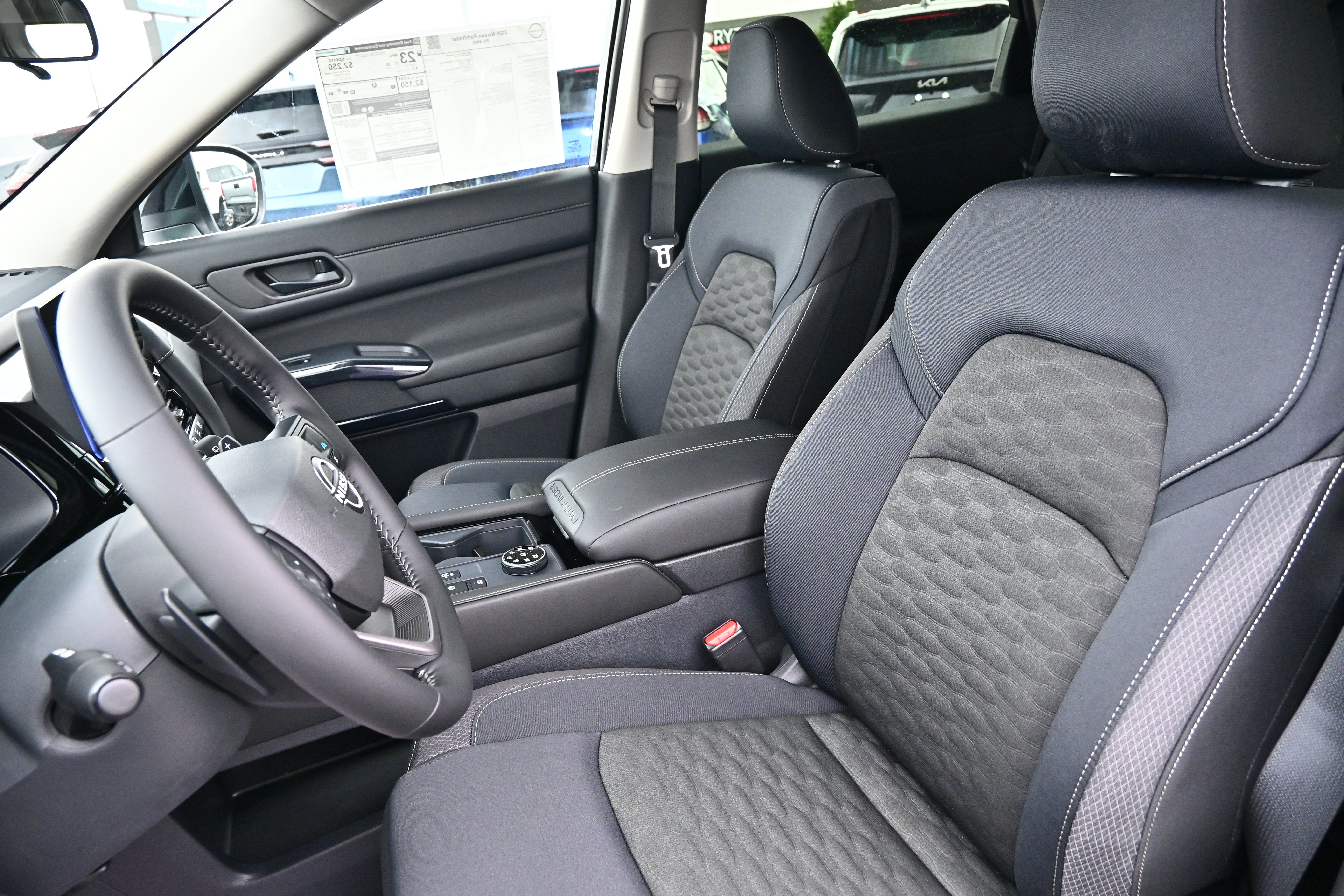 2026 Nissan Pathfinder SV
