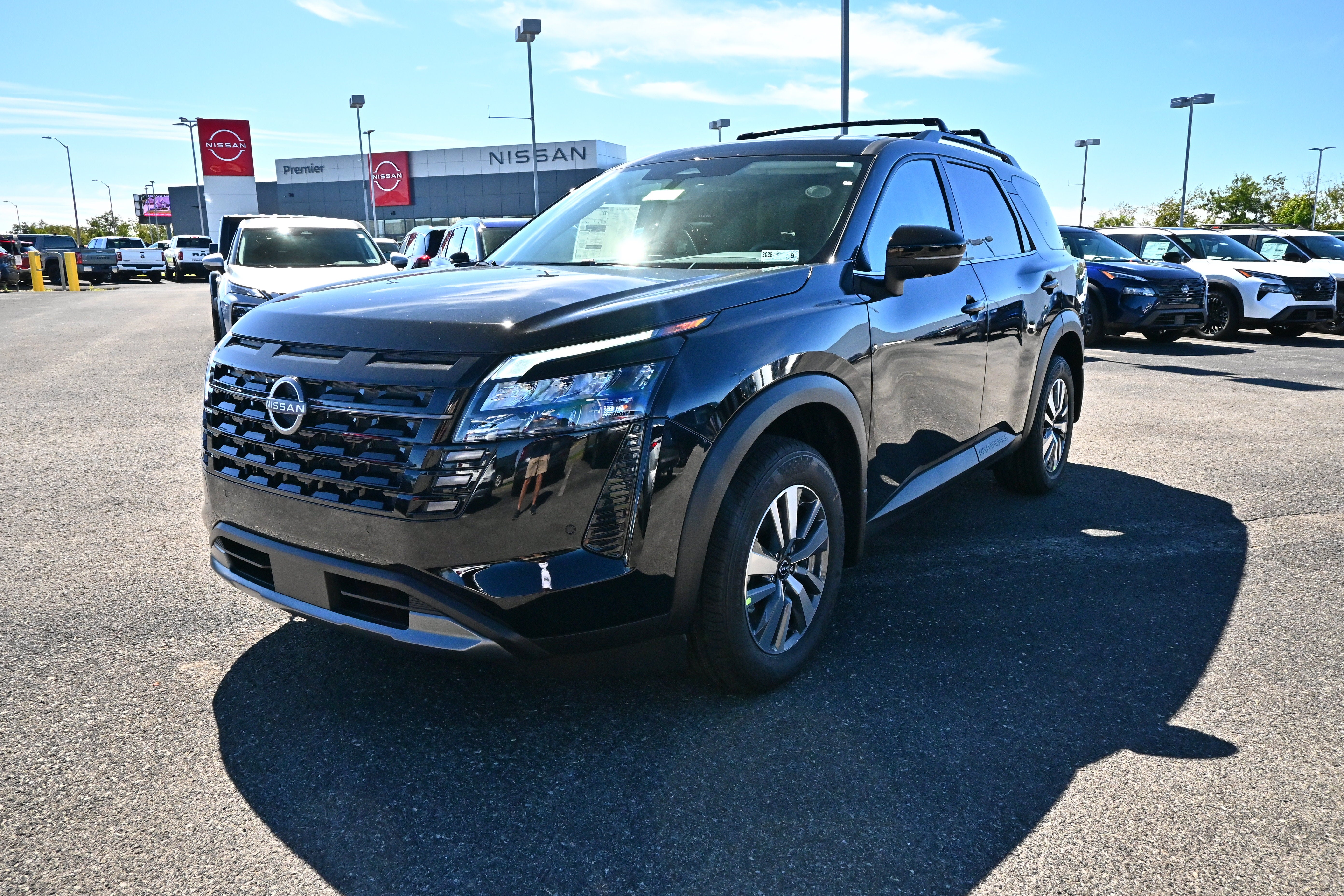 2026 Nissan Pathfinder SL